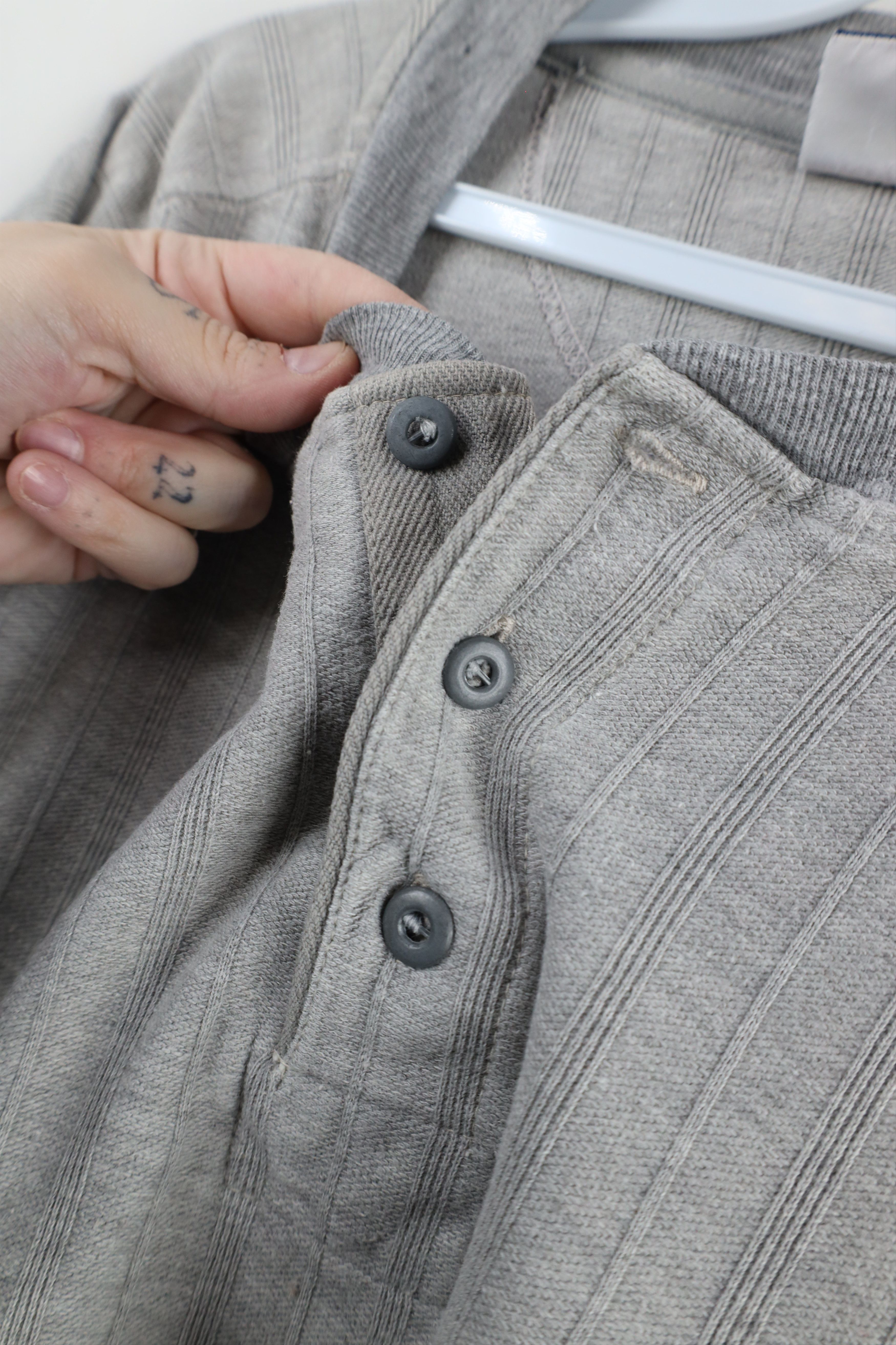 Vintage Vintage 90s Streetwear Ribbed Knit Henley T-Shirt Gray Size US XXL / EU 58 / 5 - 4 Thumbnail
