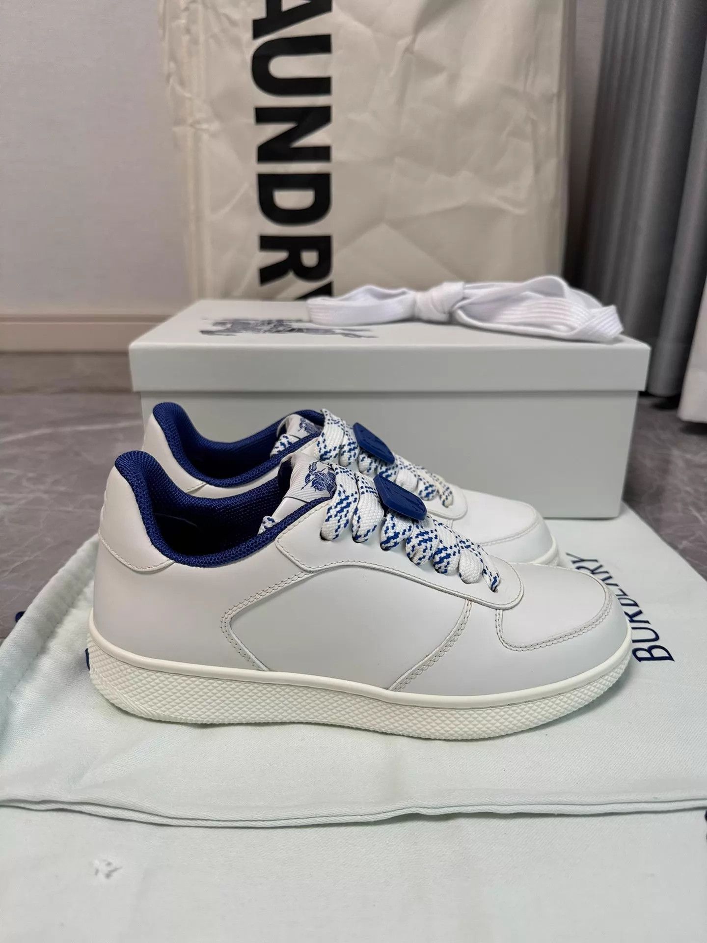 Burberry Burberry Terrace Horseferry Unisex White/Blue Trainer 36 Size US 5.5 / IT 35.5 - 2 Thumbnail