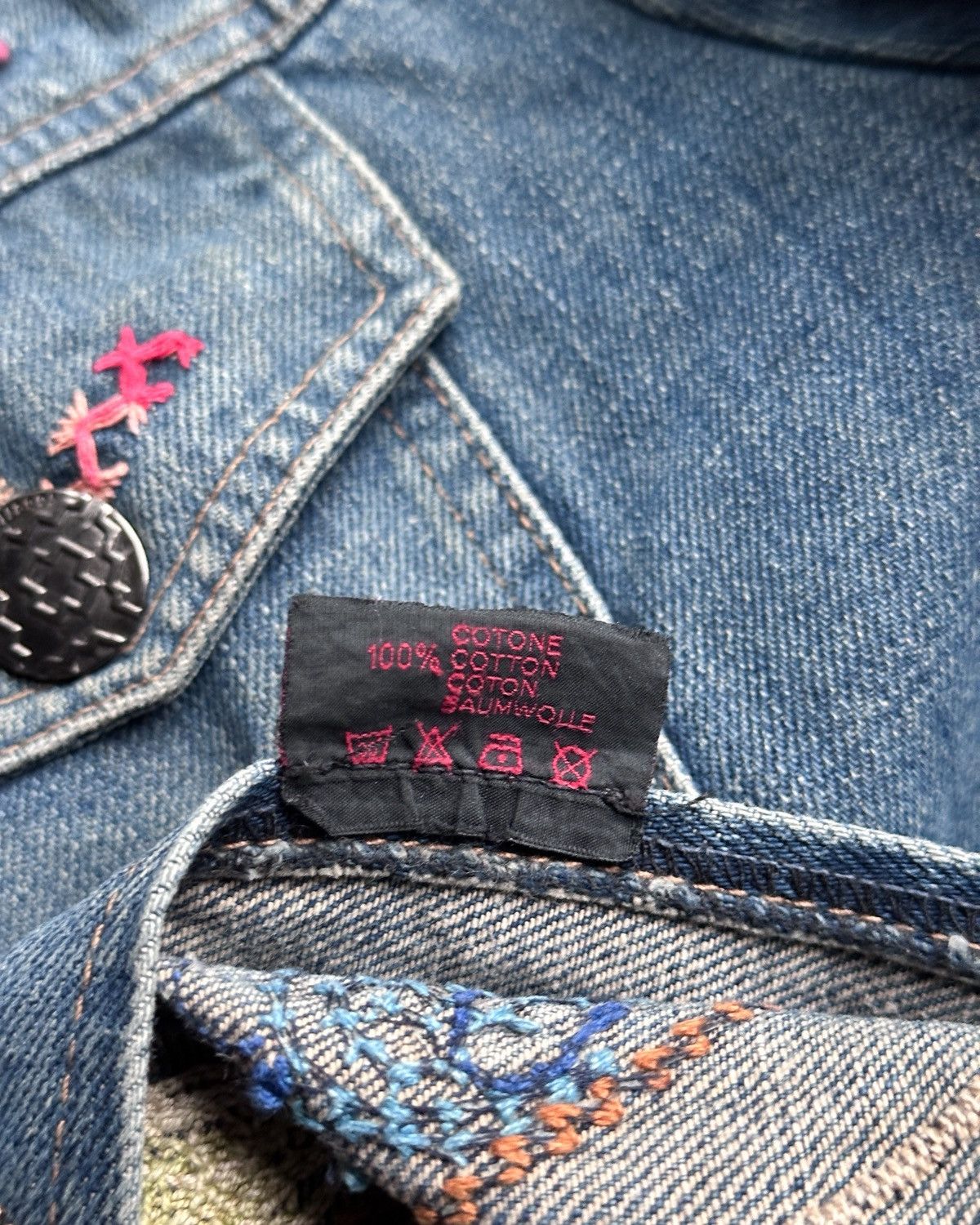Roberto Cavalli Fw2000 Roberto Cavalli “Love is enough” Embroiderey Denim Size US M / EU 48-50 / 2 - 8 Thumbnail