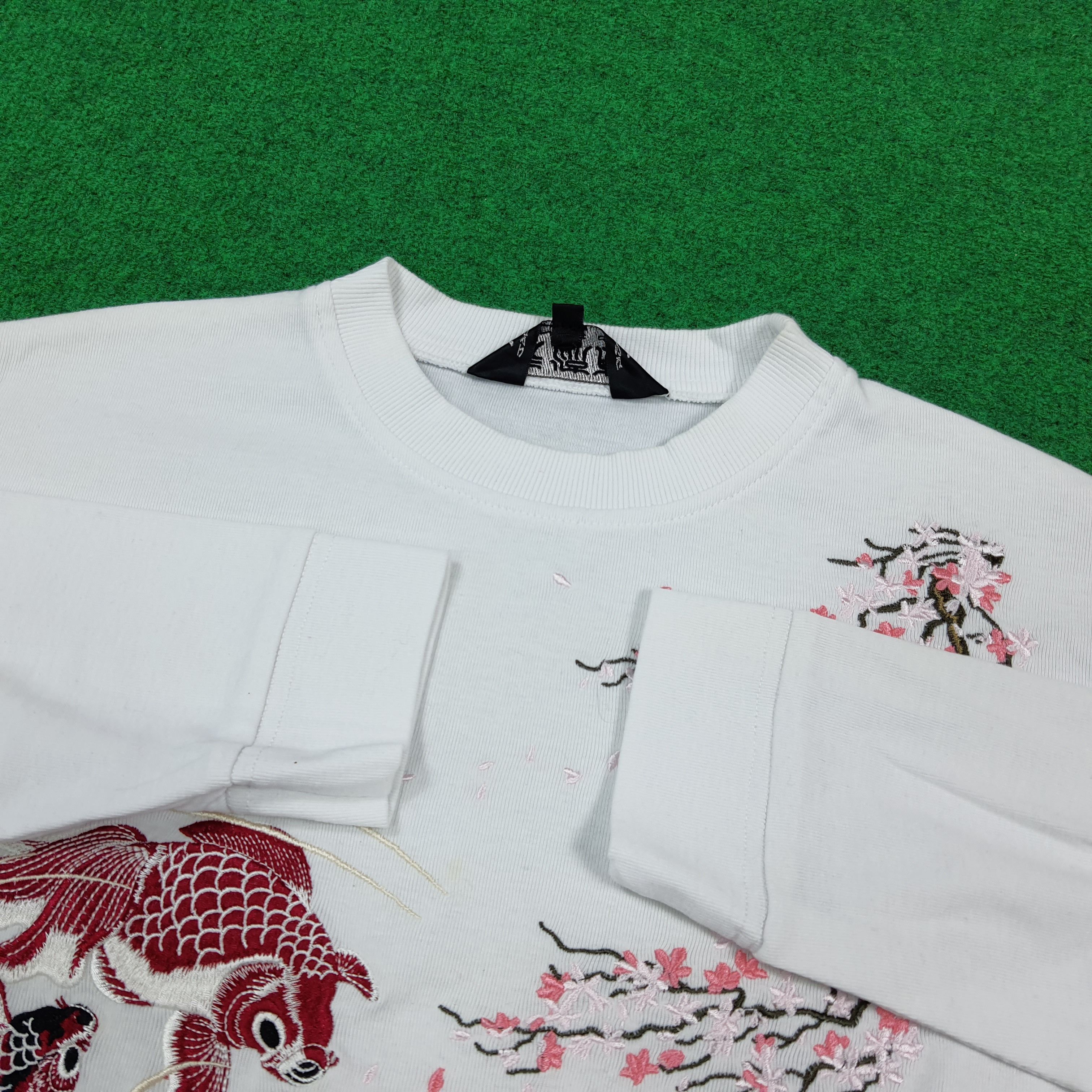 Japanese Brand Vintage Karu-Toh Japan Goldfish Embroidery Tshirt C292N6 Size US M / EU 48-50 / 2 - 5 Thumbnail