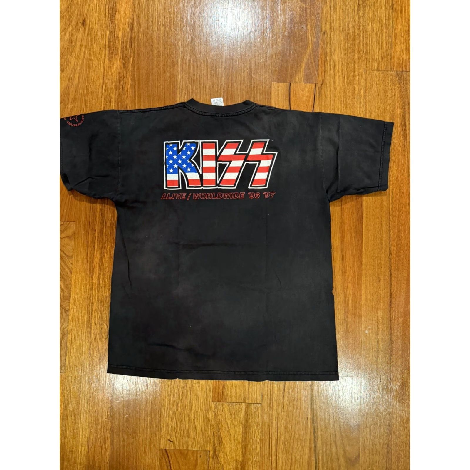 Vintage VINTAGE KISS T-SHIRT ALIVE WORLDWIDE LIMITED EDITION BLACK XL Cronies Men Short Sleeve Knit 100% Cotton Round Neck 1996 70s 80s 90s Band Rock Size US XL / EU 56 / 4 - 4 Thumbnail