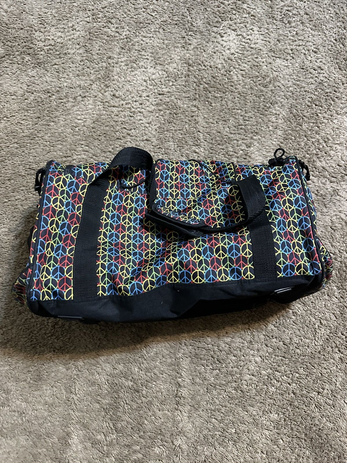 Nike Vintage Pacific Coast “Rainbow” peace symbol duffel bag 00s Size ONE SIZE - 5 Thumbnail