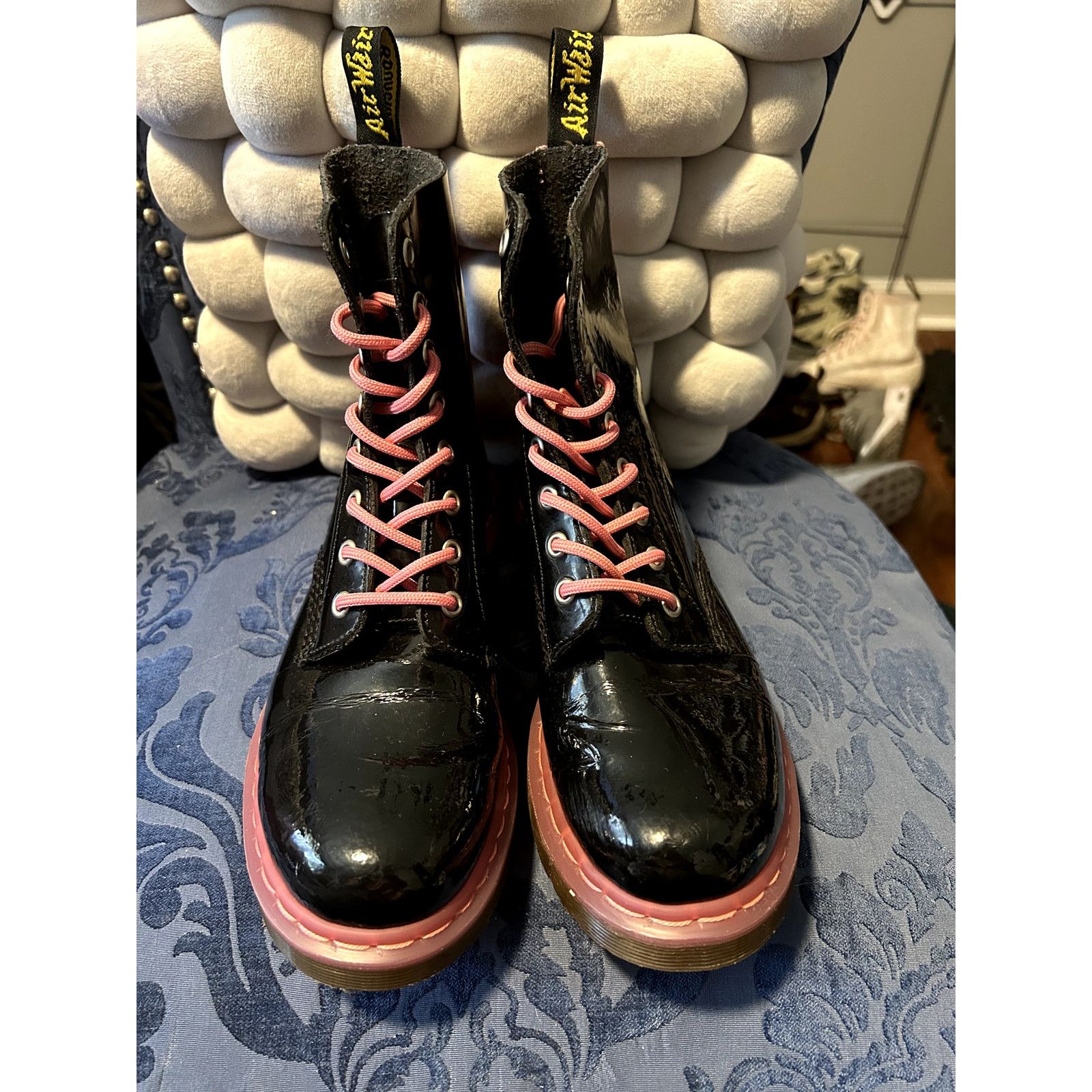 Dr. Martens Dr Martens Pascal Black Patent with Pink Soles size 8/EU 39 Size US 8 / IT 38 - 3 Thumbnail