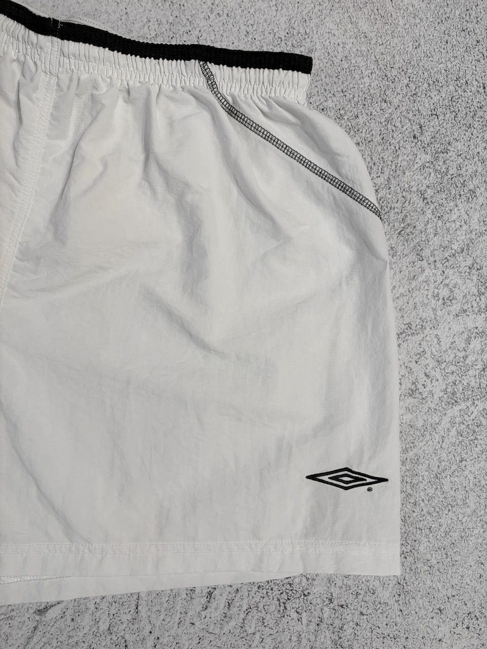 Umbro Manchester United 2000s Umbro Football Vintage Shorts Soccer Size US 32 / EU 48 - 5 Thumbnail