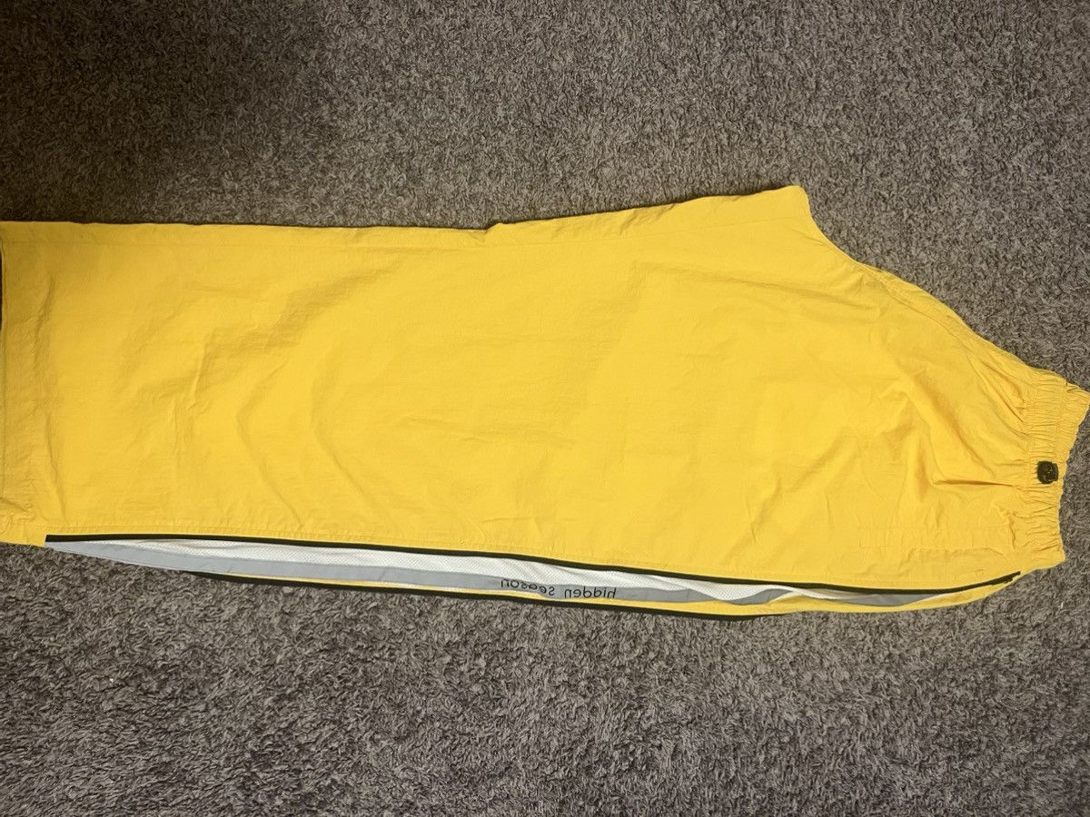 HMDD × The GV Gallery Hidden Season Baggy Yellow Nylon Pants Size US 31 - 2 Thumbnail