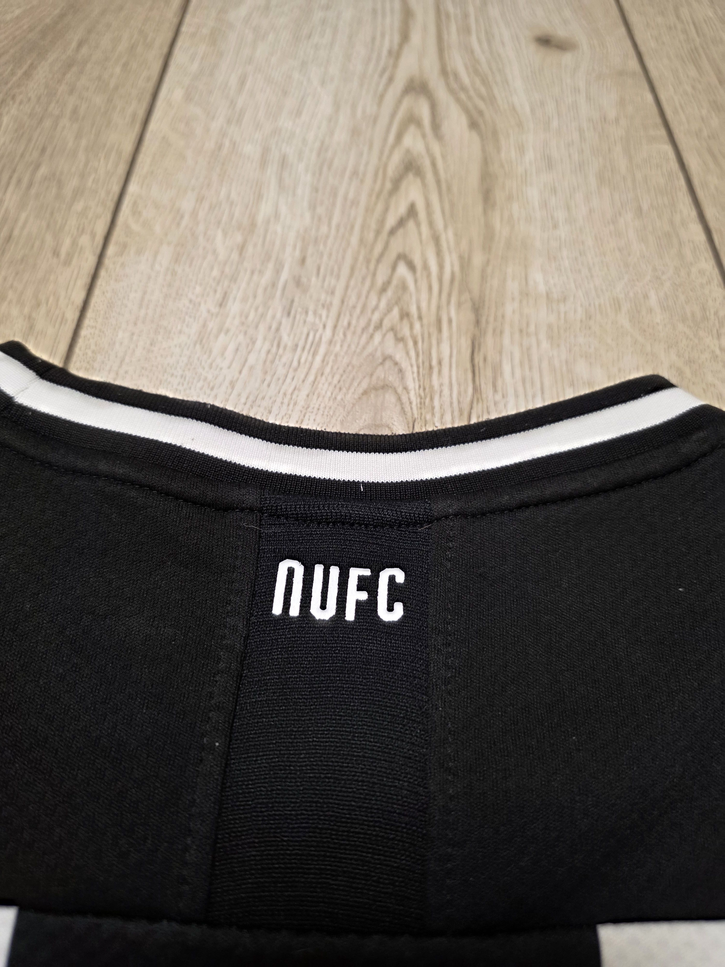 Puma NEWCASTLE UNITED 2019 2020 HOME FOOTBALL SOCCER JERSEY Size US XL / EU 56 / 4 - 5 Thumbnail
