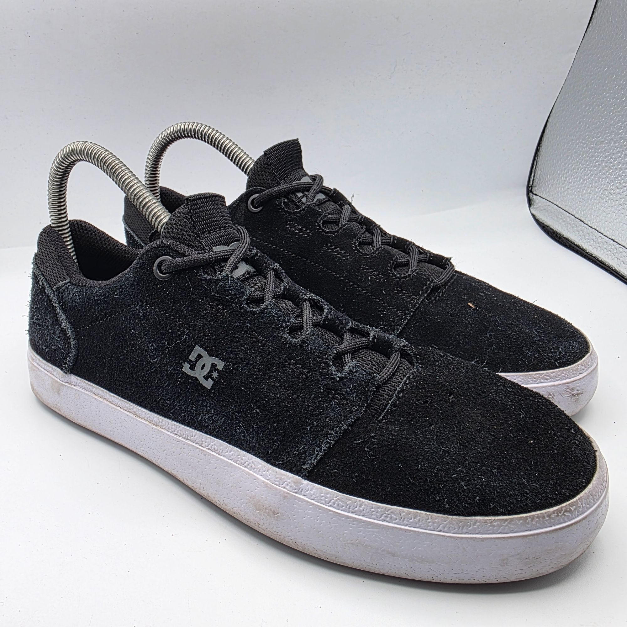 DC DC Shoes Hyde S Mens Size 6.5 Black Sneaker Shoes Casual Ska Size US 6.5 / EU 39-40 - 1 Thumbnail