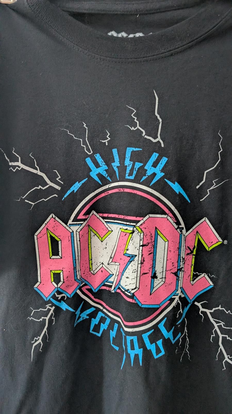 Other AC/DC High Voltage T-Shirt Size Small 2019 Licensed Band Tee Size S / US 4 / IT 40 - 2 Thumbnail