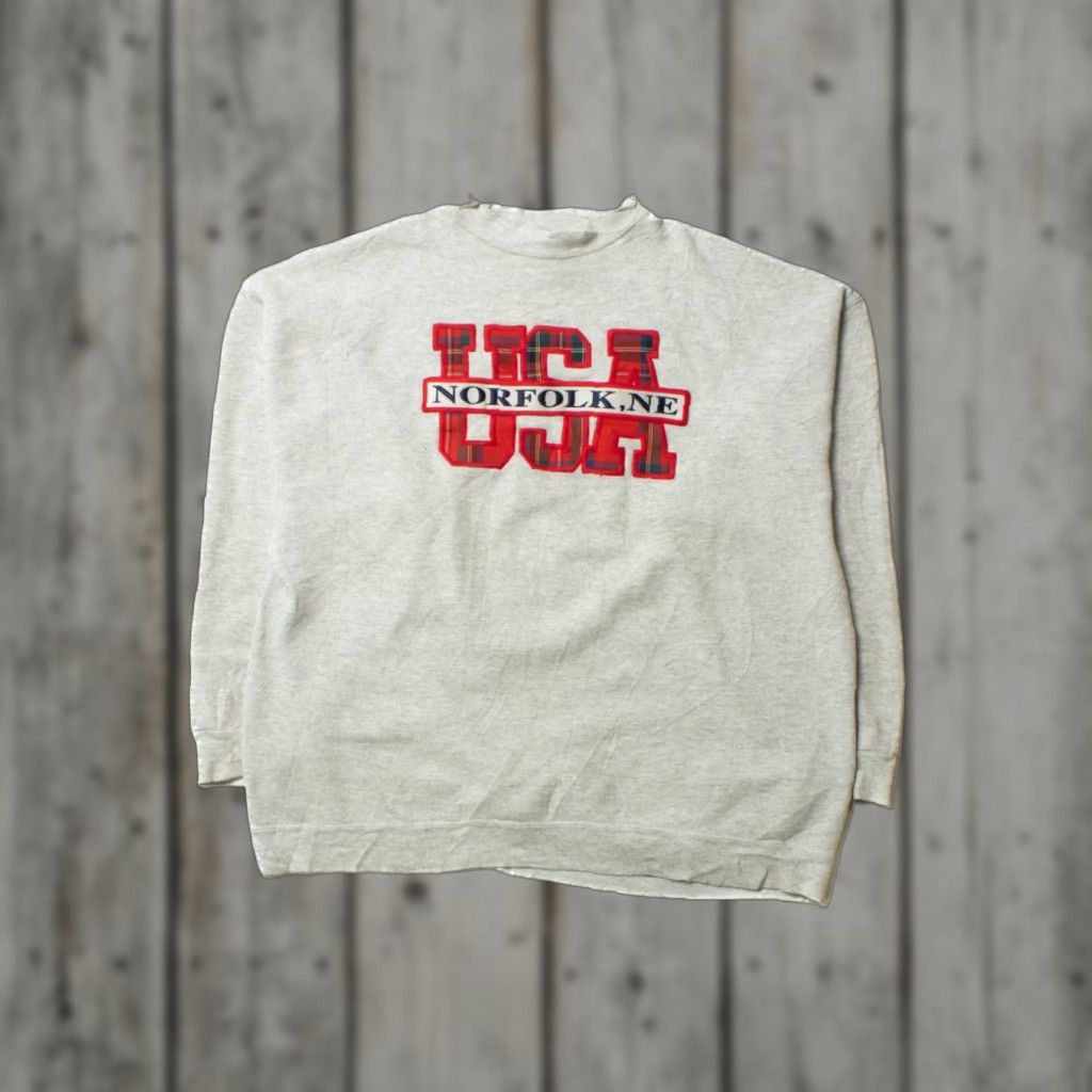Vintage VINTAGE TSI Sportswear Sweatshirt Gray 1990s X-Large Unisex Adults Pullover Shirts Mens Womens Size US XL / EU 56 / 4 - 1 Thumbnail