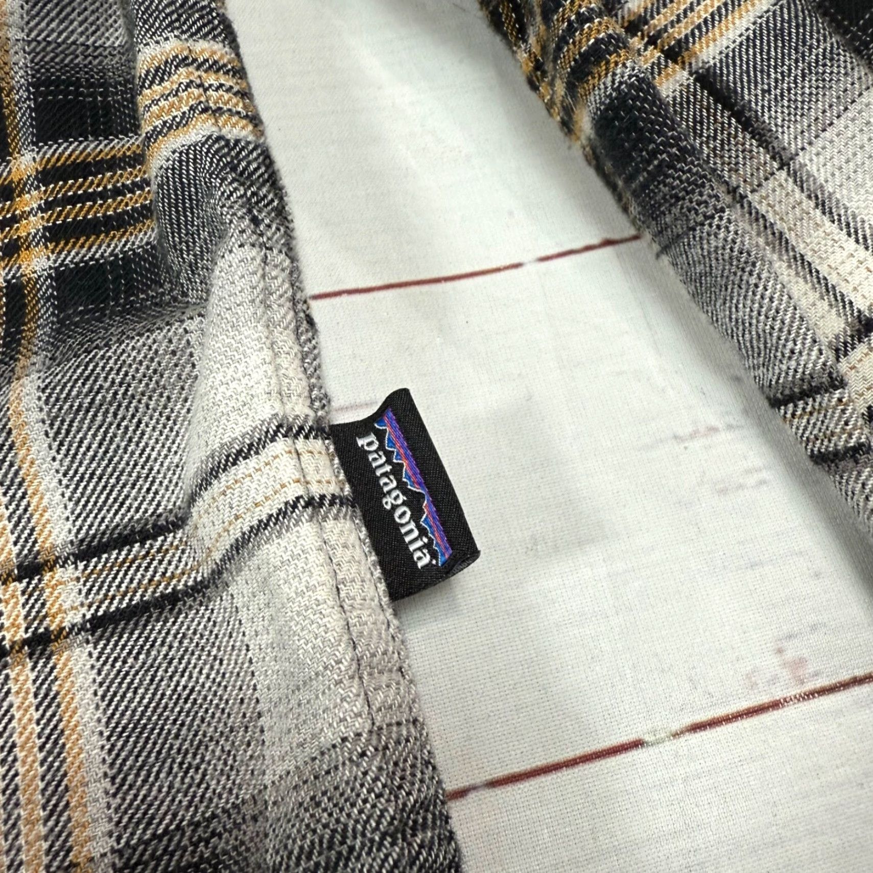 Patagonia Patagonia Womens Button-Up Plaid Flannel Shirt S Black/Gray Organic Cotton Size S / US 4 / IT 40 - 7 Thumbnail