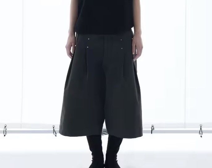 Other Black Pleated Shorts Size US 35 - 5 Thumbnail