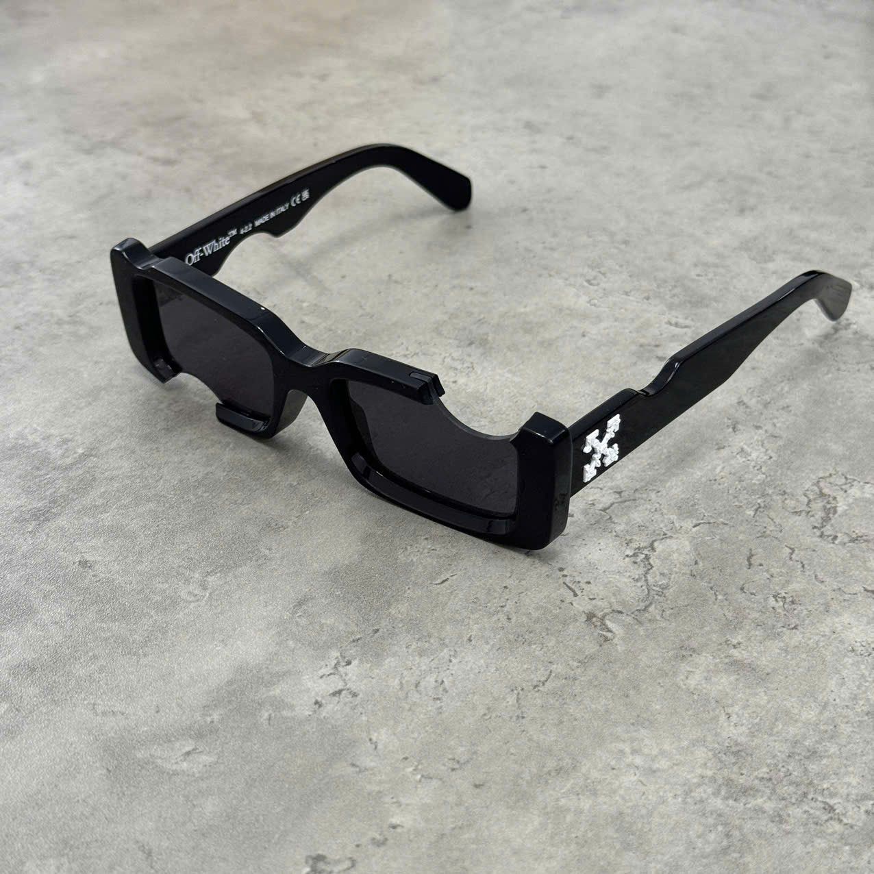 Off-White OFF WHITE Cady Cut-Out Rectangular-Frame Sunglasses Size ONE SIZE - 1 Thumbnail