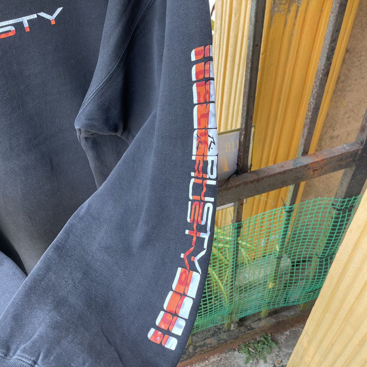 Rusty 🔥Vintage Rusty Center Spellout Surf Skate Sweatshirts Size US L / EU 52-54 / 3 - 8 Thumbnail