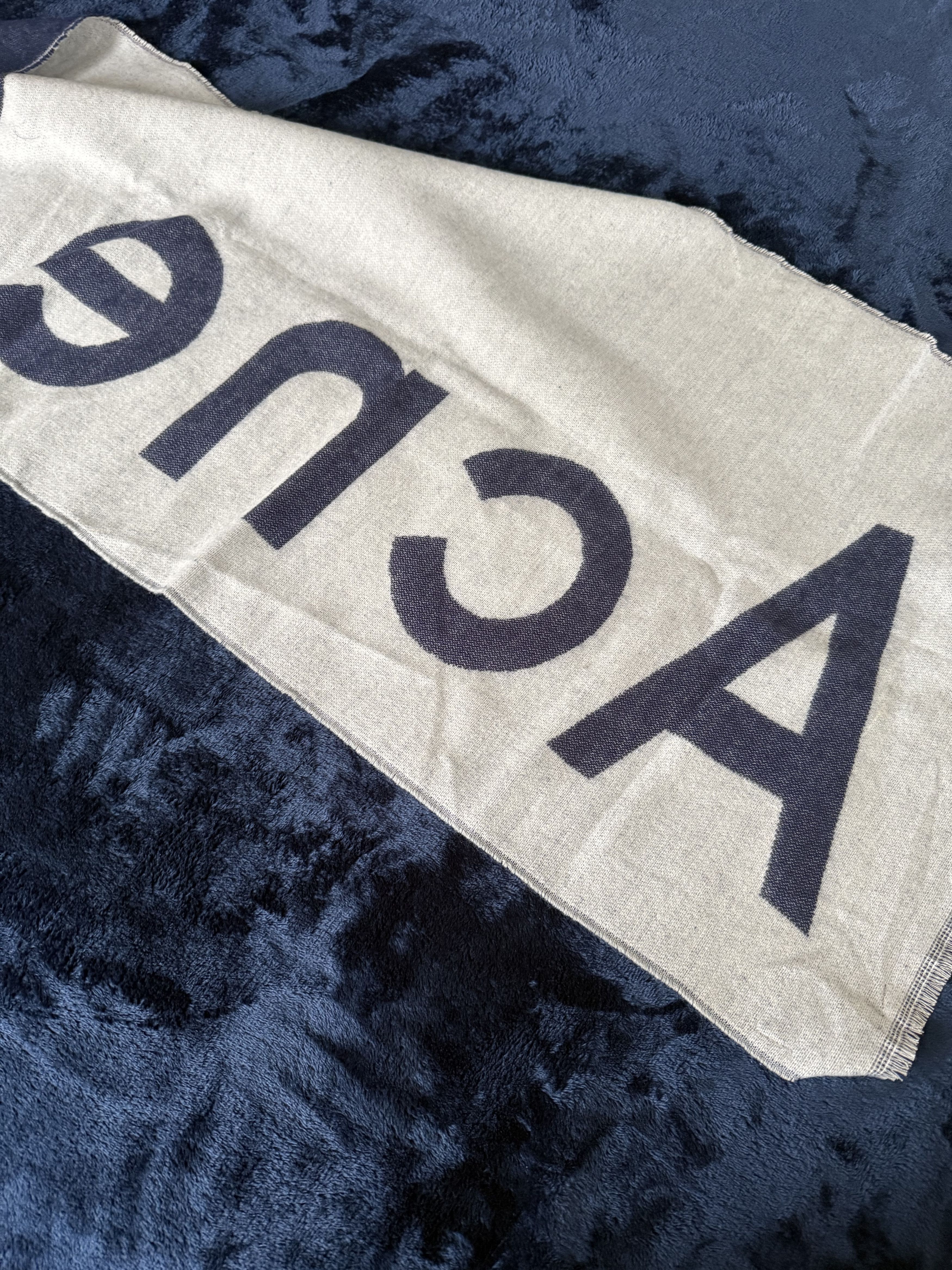 Acne Studios Acne Studios Two Tone Reversible Scarf Size ONE SIZE - 4 Thumbnail