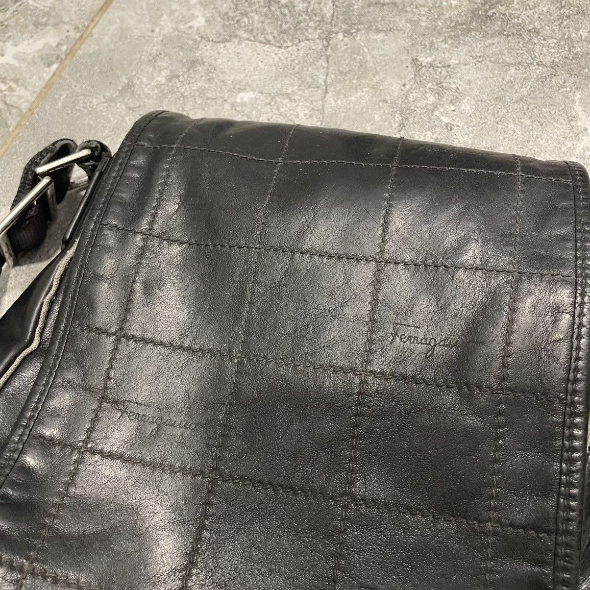 Vintage SALVATORE FERRAGAMO BUCKET EMBOSSED BAGPACK bag sling old Size ONE SIZE - 6 Thumbnail