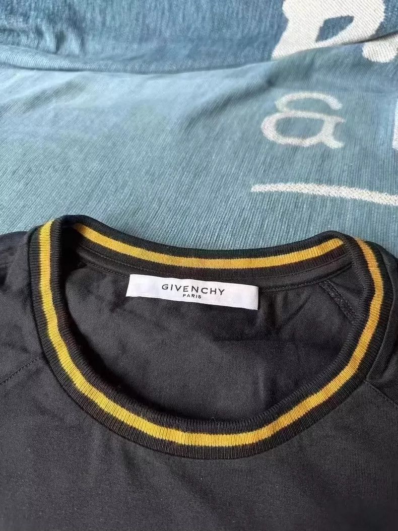 Givenchy Givenchy Embroidered Logo Short Sleeve Size US XL / EU 56 / 4 - 2 Thumbnail