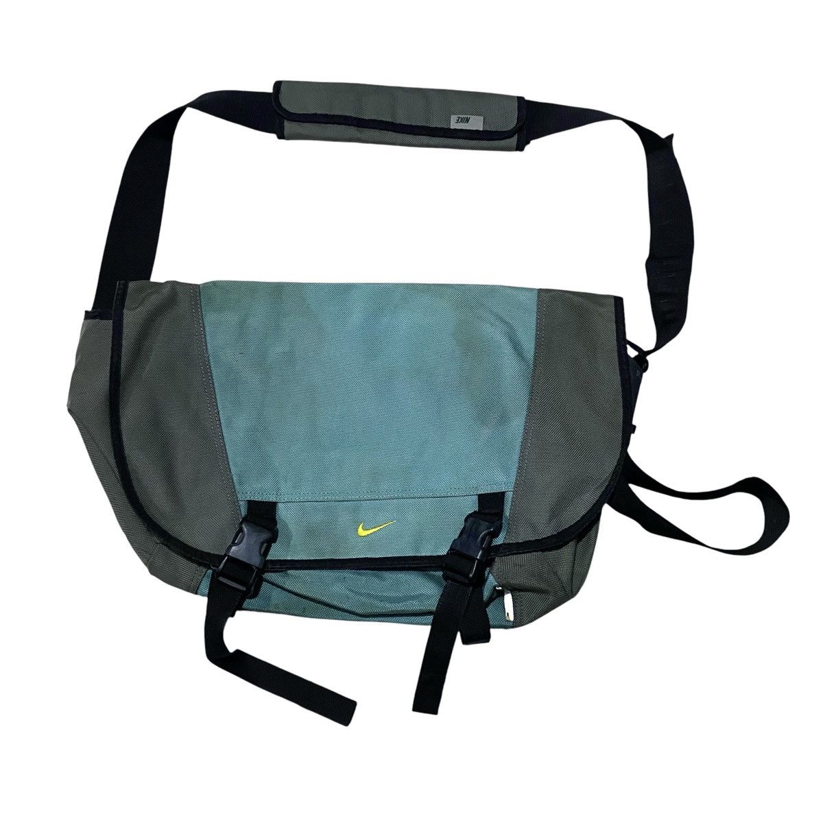 Nike × Vintage 🔥SALE🔥 Vintage 00s Nike Slingbag Size ONE SIZE - 3 Thumbnail
