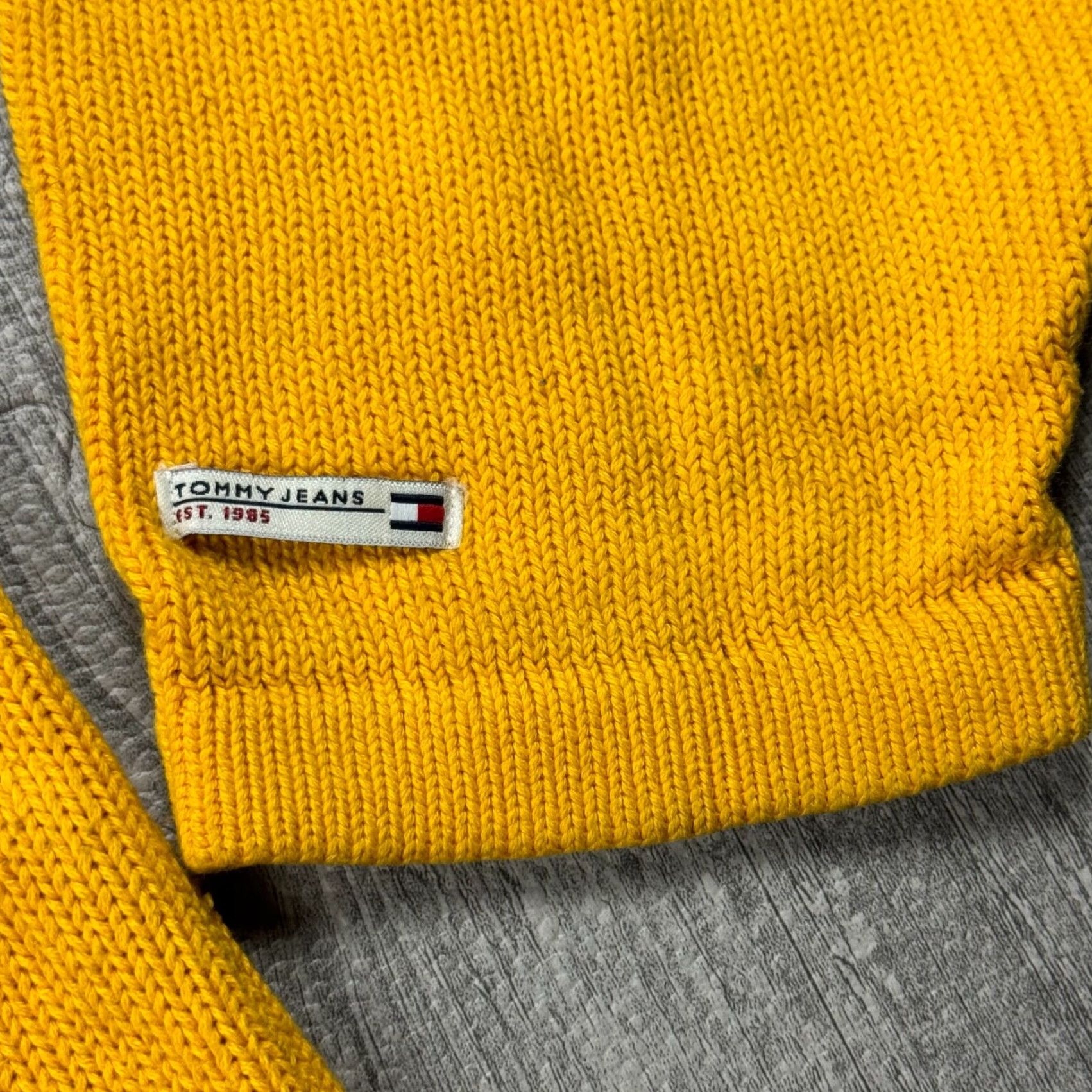 Tommy Hilfiger 90S TOMMY HILFIGER JEANS BAGGY MENS LOGO KNIT SWEATER COTTON SZ 2XL HIP HOP YELLOW Size US XXL / EU 58 / 5 - 4 Thumbnail