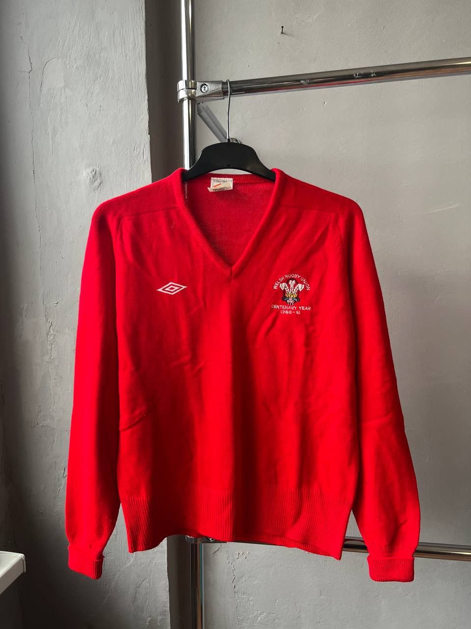 Umbro 1980/81 RARE WALES TEAM RUGBY UNION WOOL JUMPER SWEATER SZ M Size US M / EU 48-50 / 2 - 2 Thumbnail
