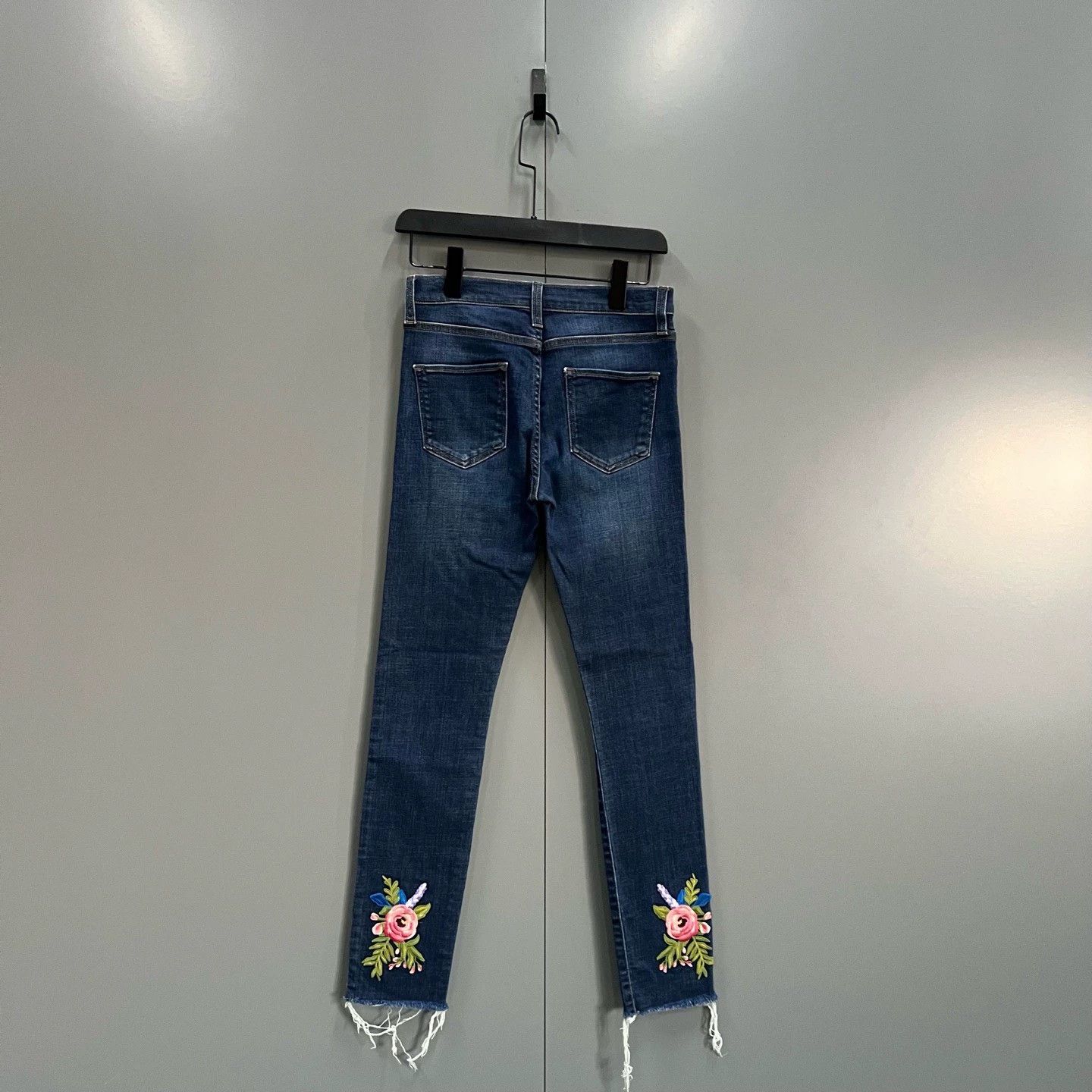 Gucci Gucci embroidered floral denim jeans Size 25" / US 0 / IT 36 - 2 Thumbnail