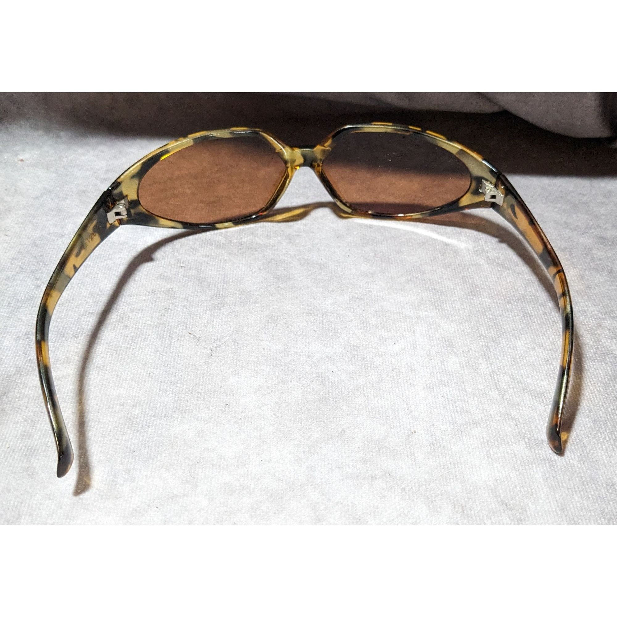 Other Revlon Retro Brown And Gold Tortoise Sunglasses Size ONE SIZE - 4 Thumbnail