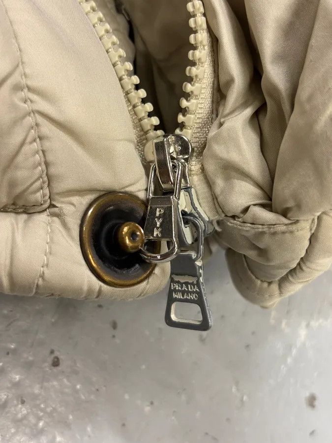 Prada 2000s Prada Beige Down Nylon Quilted Puffer Vest Size US M / EU 48-50 / 2 - 14 Thumbnail