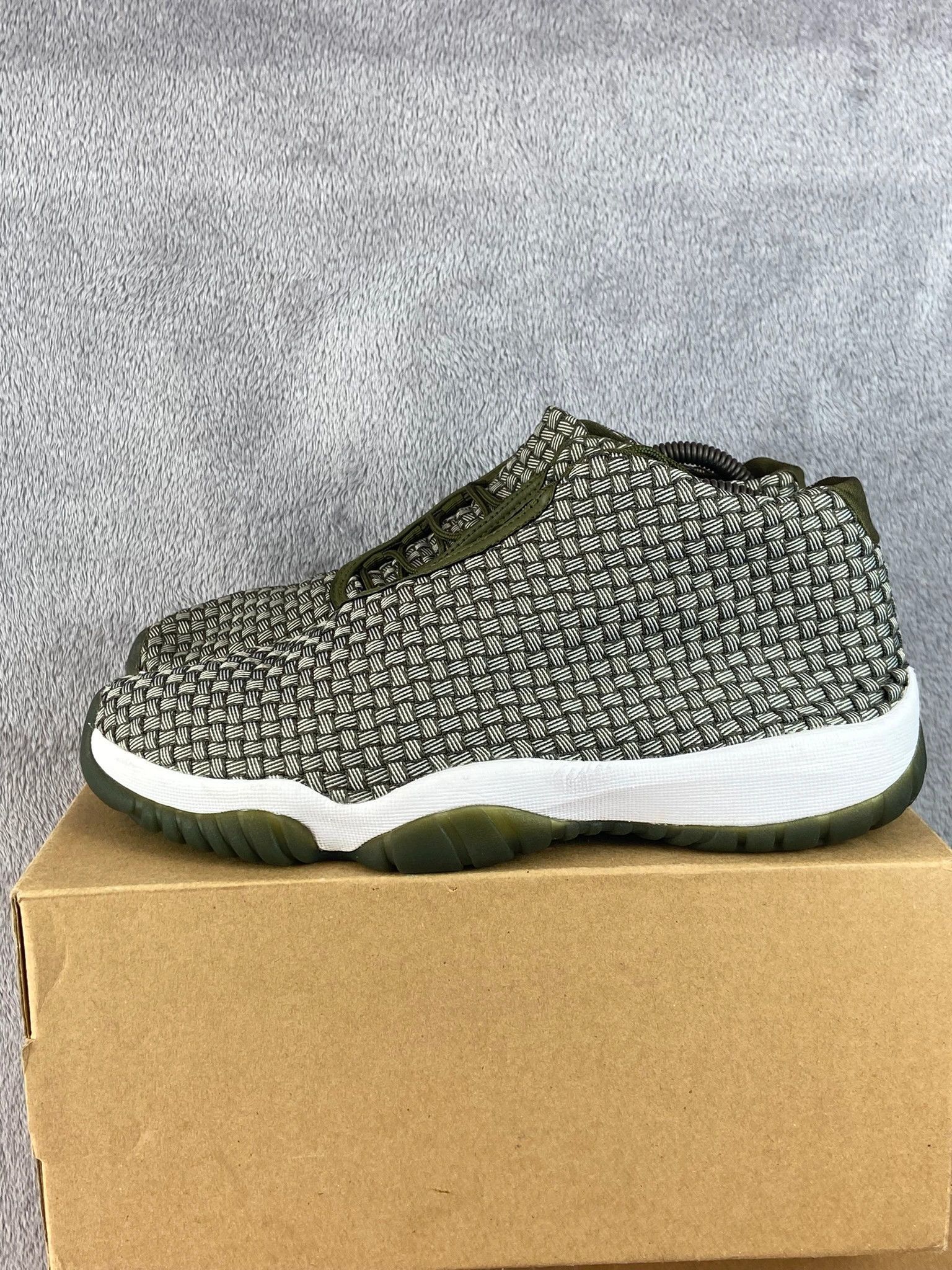 Jordan Brand Jordan sneakers khaki green retro basketball vintage Size US 11 / EU 44 - 2 Thumbnail