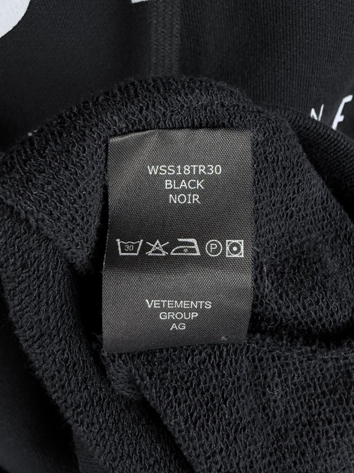 Vetements SS18 1/50 Vetements UFO Addition Adelaide Tokyo Hoodie Size US XS / EU 42 / 0 - 10 Thumbnail