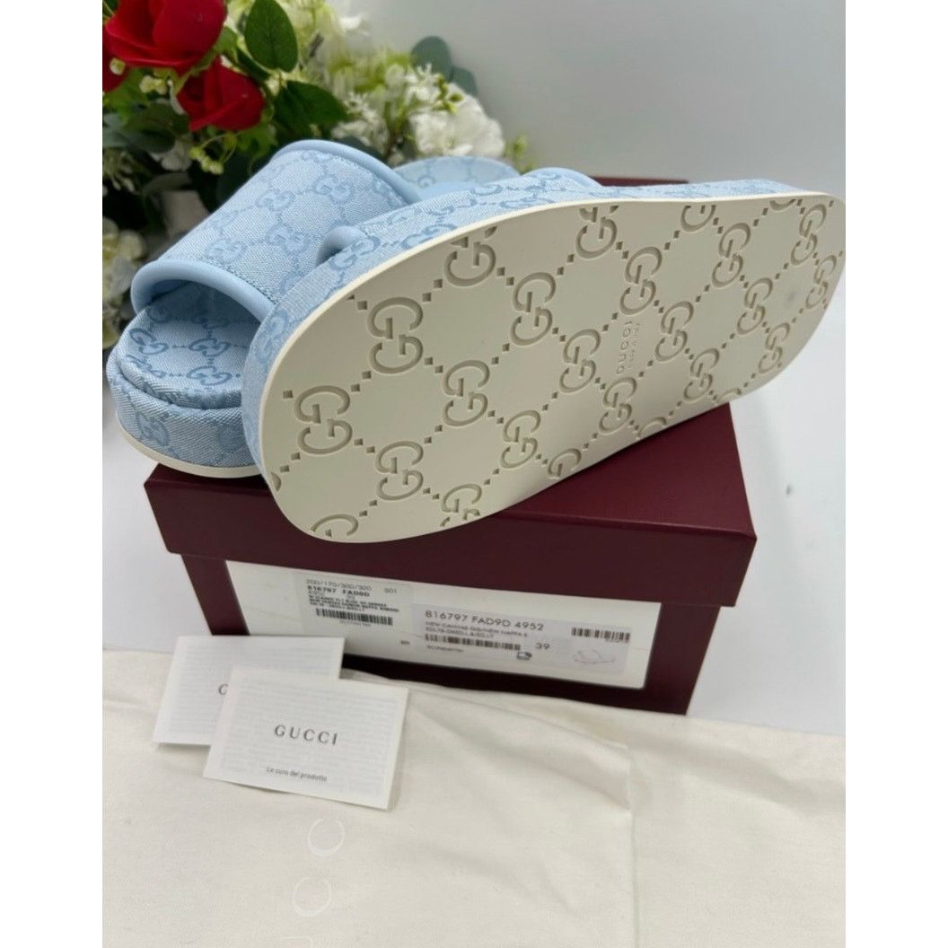 Gucci Women's Gucci canvas GG embossed platform sandals, size 39 Size US 9 / IT 39 - 13 Thumbnail