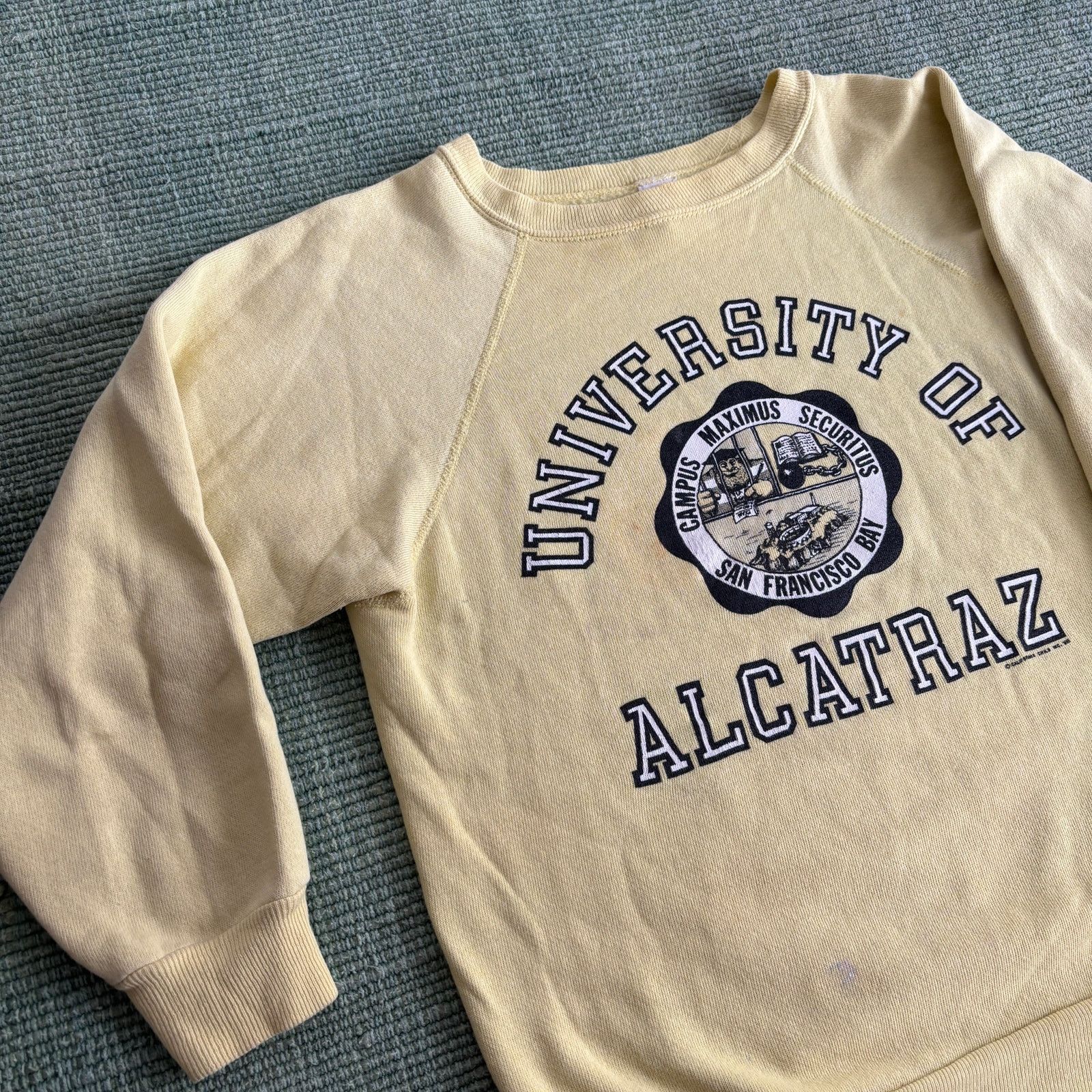 Vintage Vintage 1970s 80s University of Alcatraz parody crewneck Size US M / EU 48-50 / 2 - 3 Thumbnail