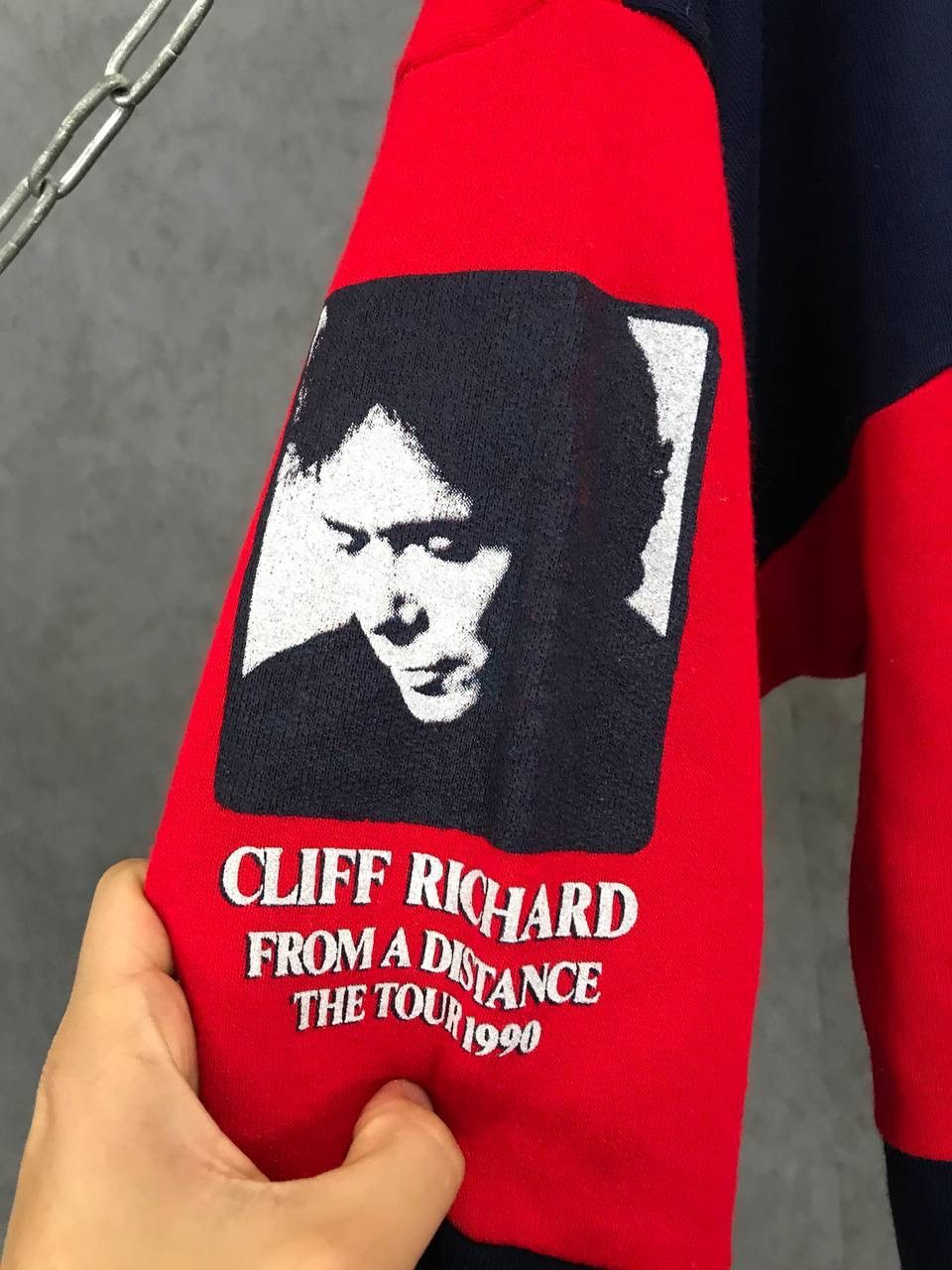 Band Tees Cliff Richard 1990 vintage band tour sweatshirt Size US L / EU 52-54 / 3 - 4 Thumbnail