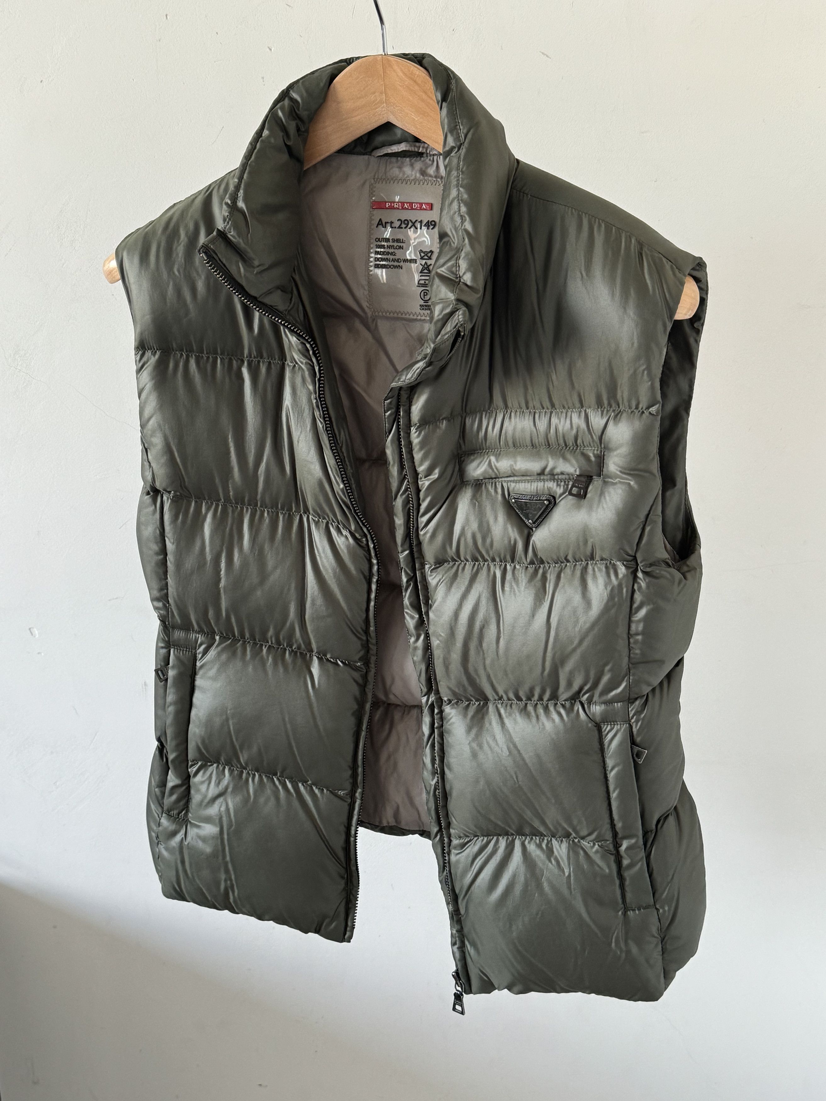 Prada Prada Nylon Vest with triangle logo Size S / US 4 / IT 40 - 3 Thumbnail