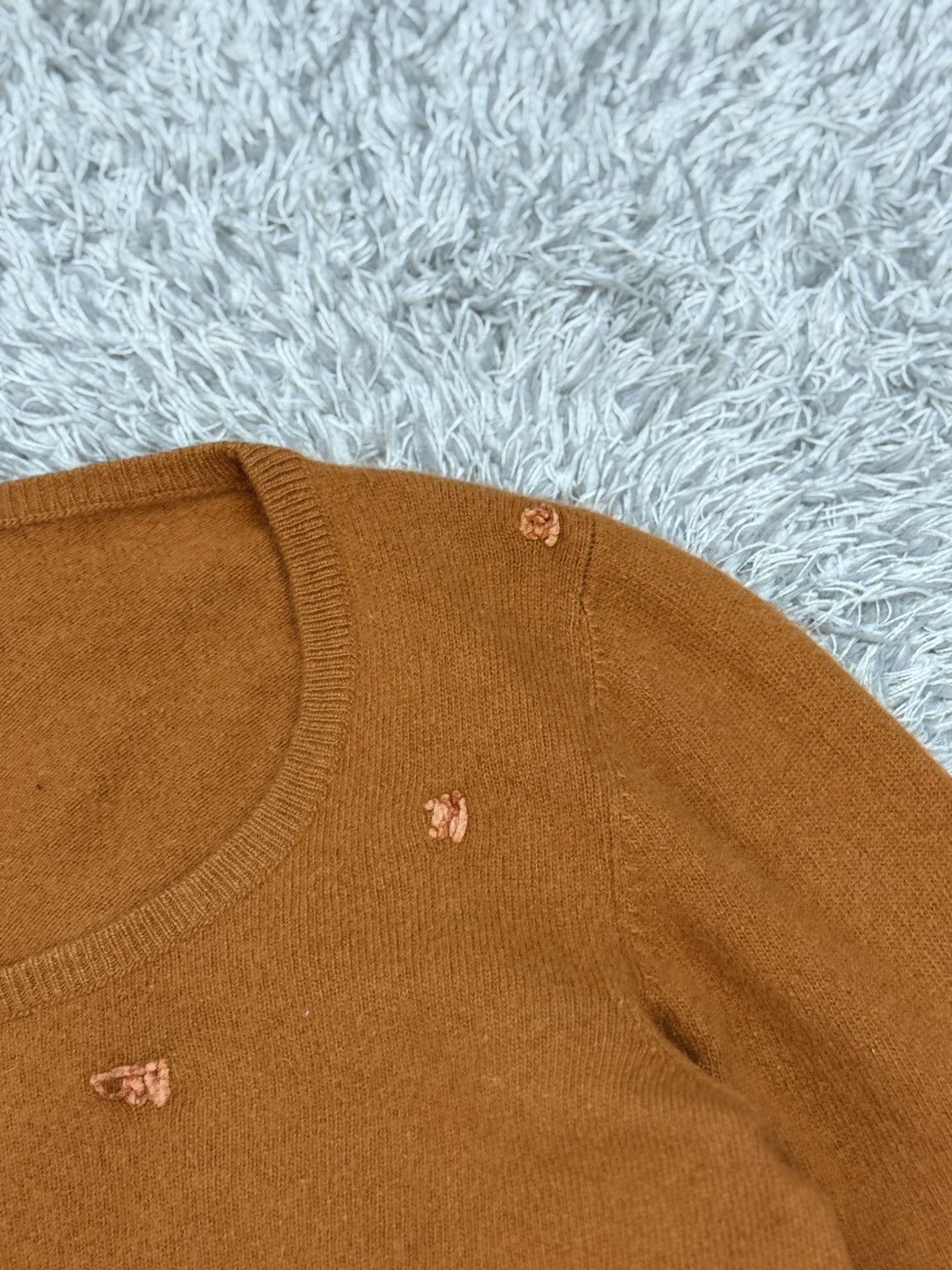 Issey Miyake ISSEY MIYAKE FLORAL APPLIQUÉS CROP CASHMERE SWEATER Size XXS / US 00 / IT 34 - 8 Thumbnail