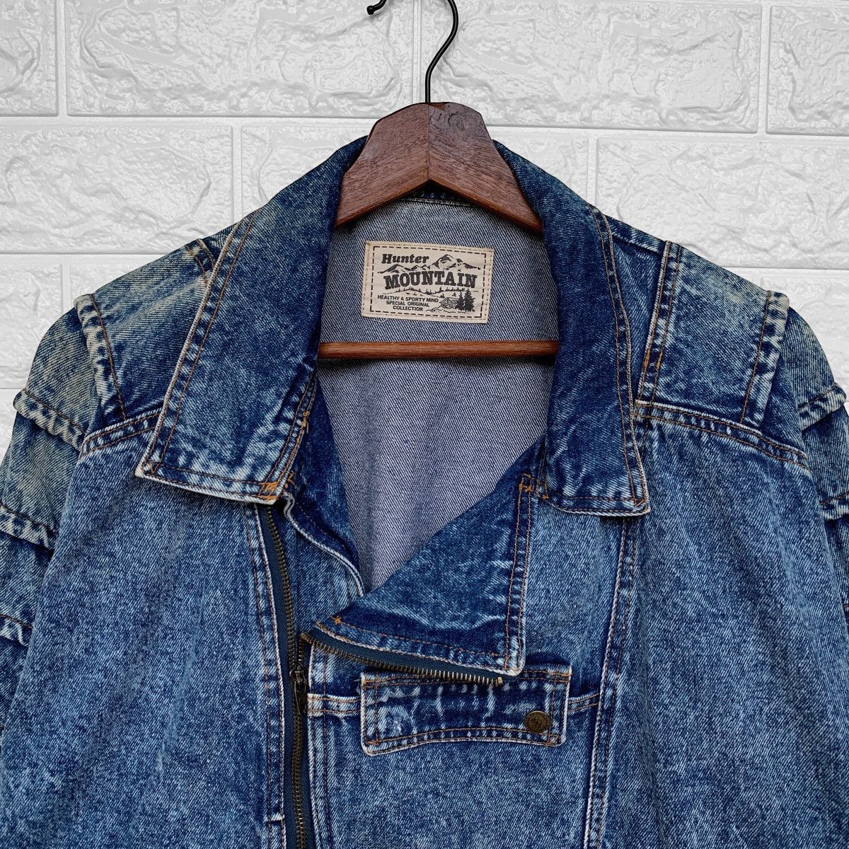 Hunter Vintage Asymmetric Hunter Mountain Acid Wash Denim Jacket Size US S / EU 44-46 / 1 - 6 Thumbnail