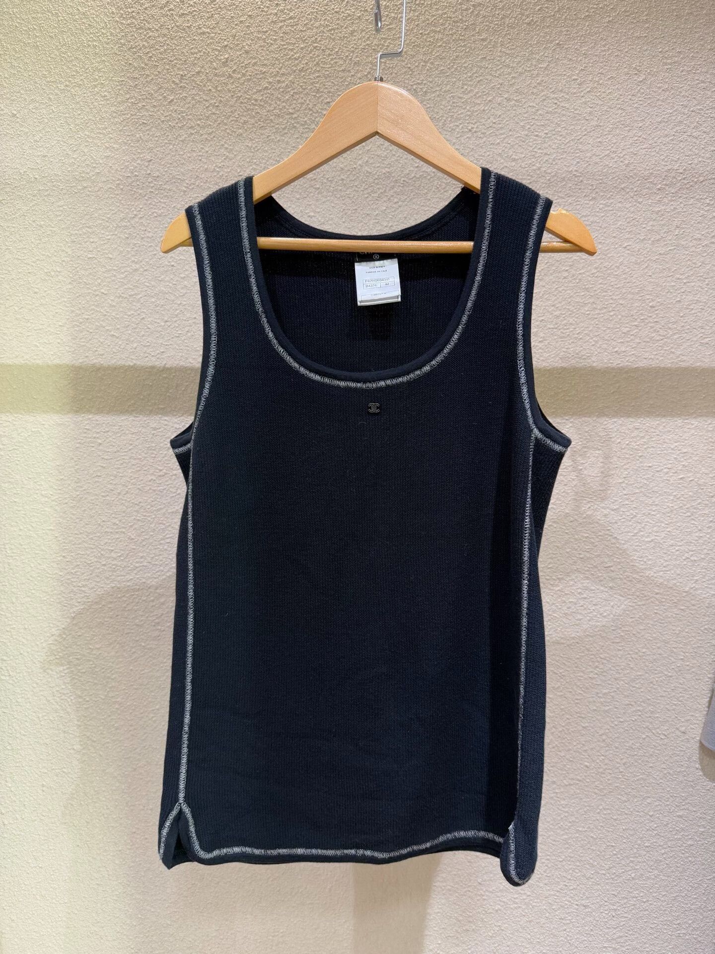 Chanel classic chanel logo knit tank top size 42 Size US L / EU 52-54 / 3 - 1 Thumbnail