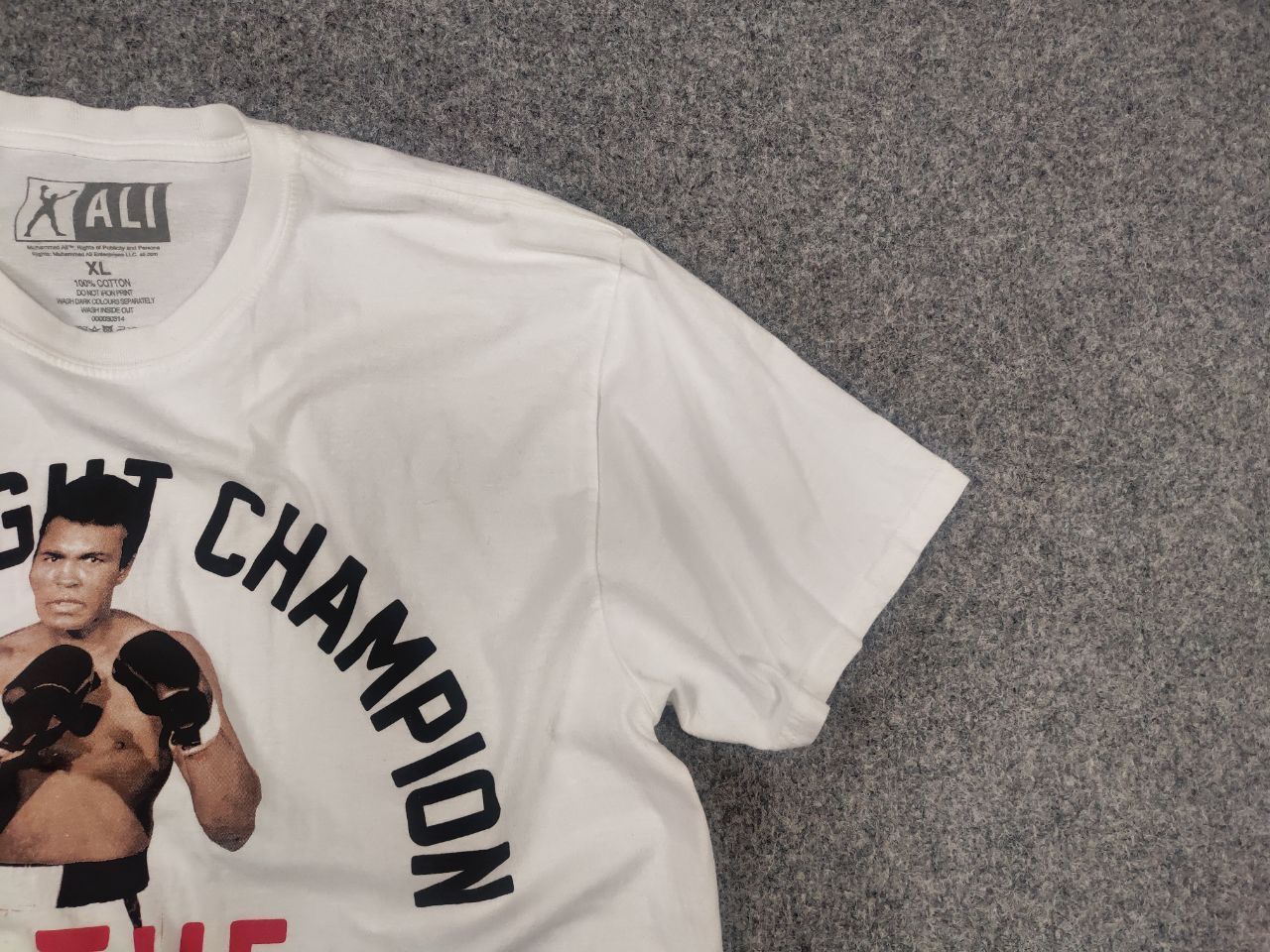 Vintage Vintage Muhammad Ali Logo Of the World White T-shirt Size US XL / EU 56 / 4 - 8 Thumbnail