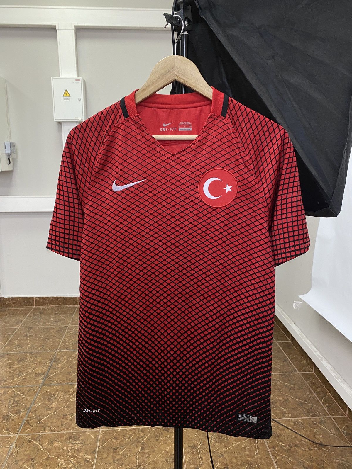 Nike 🇹🇷 2016 Nike Turkiye Soccer Jersey T-Shirt Y2K Turkey Y2K Size US S / EU 44-46 / 1 - 1 Thumbnail