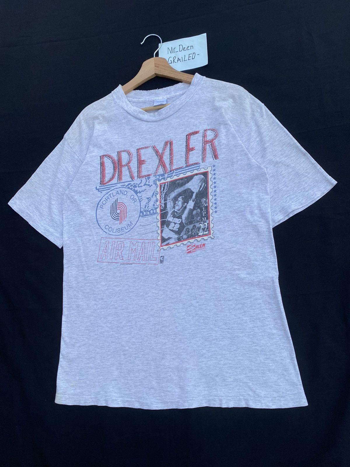 NBA Rare Vintage 90s Clyde Drexler NBA Tshirt Size US L / EU 52-54 / 3 - 4 Thumbnail