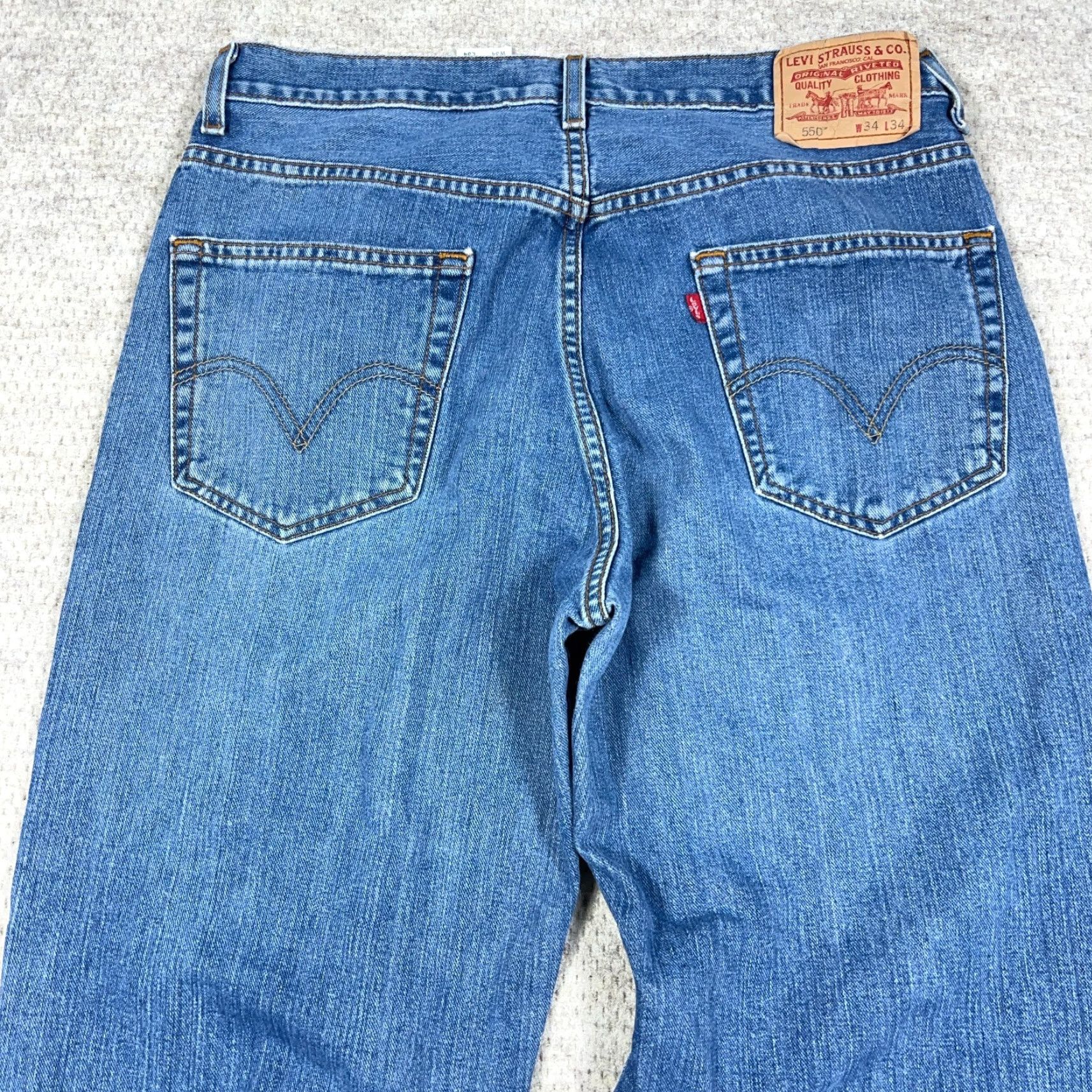 Levi's VINTAGE Levi's 550 Jeans Men 32x33 Relaxed Fit Straight Leg Med Wash 90s American Classic Levi's 500 Series Mens Jeans Size US 32 / EU 48 - 4 Thumbnail