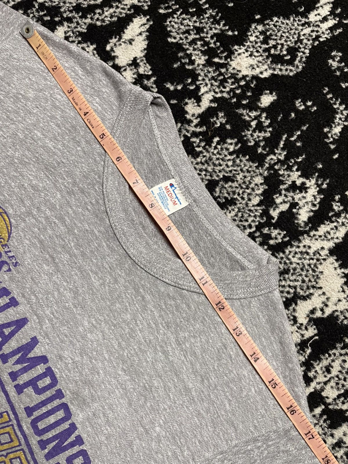Champion × NBA × Vintage Vintage 80s paper thin LA Lakers world champions 84-85 Size US M / EU 48-50 / 2 - 7 Thumbnail