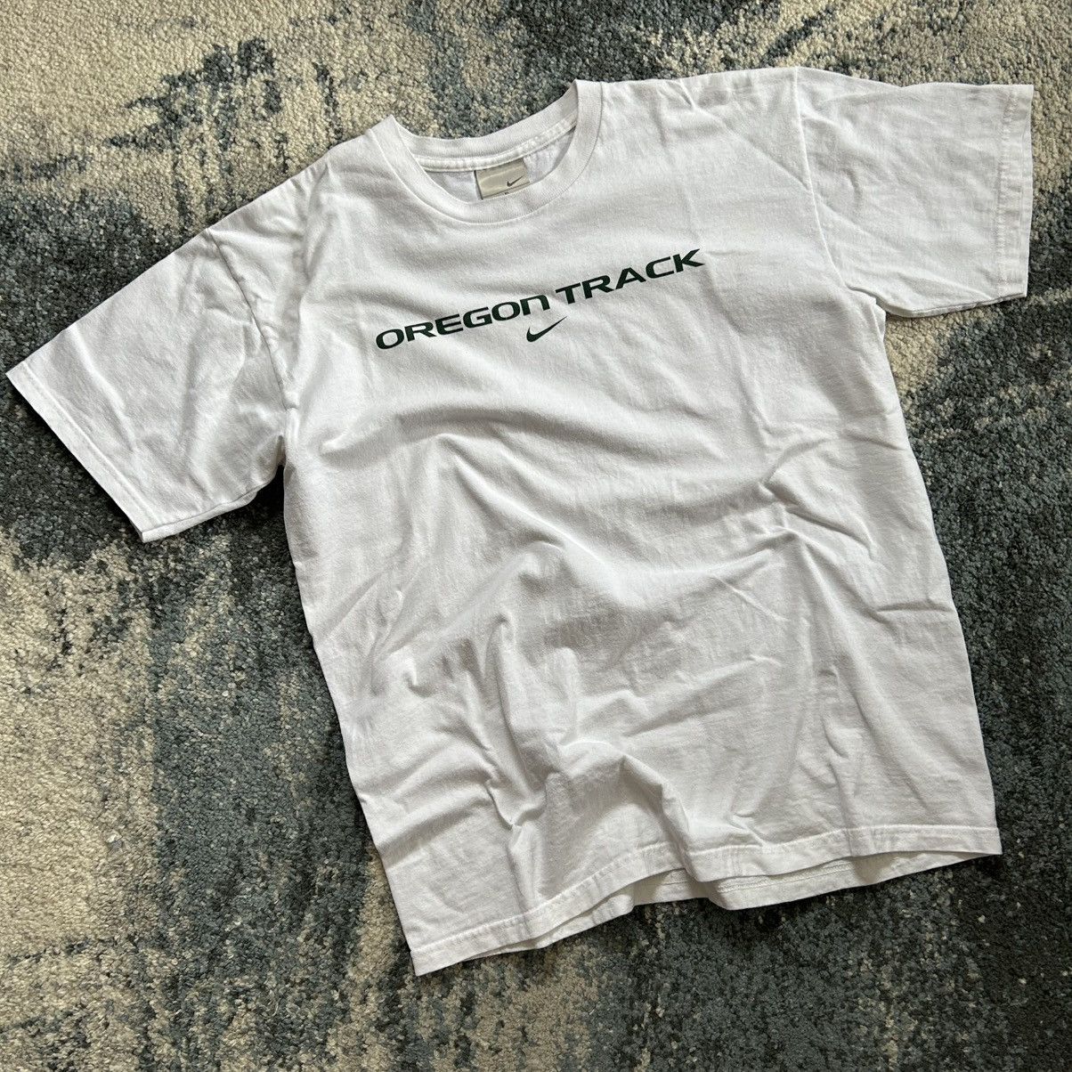 Nike 2003 OREGON TRACK iS BACK TEE NiKE SiLVER TAB TAG LABEL Size XL / US 12-14 / IT 48-50 - 9 Thumbnail