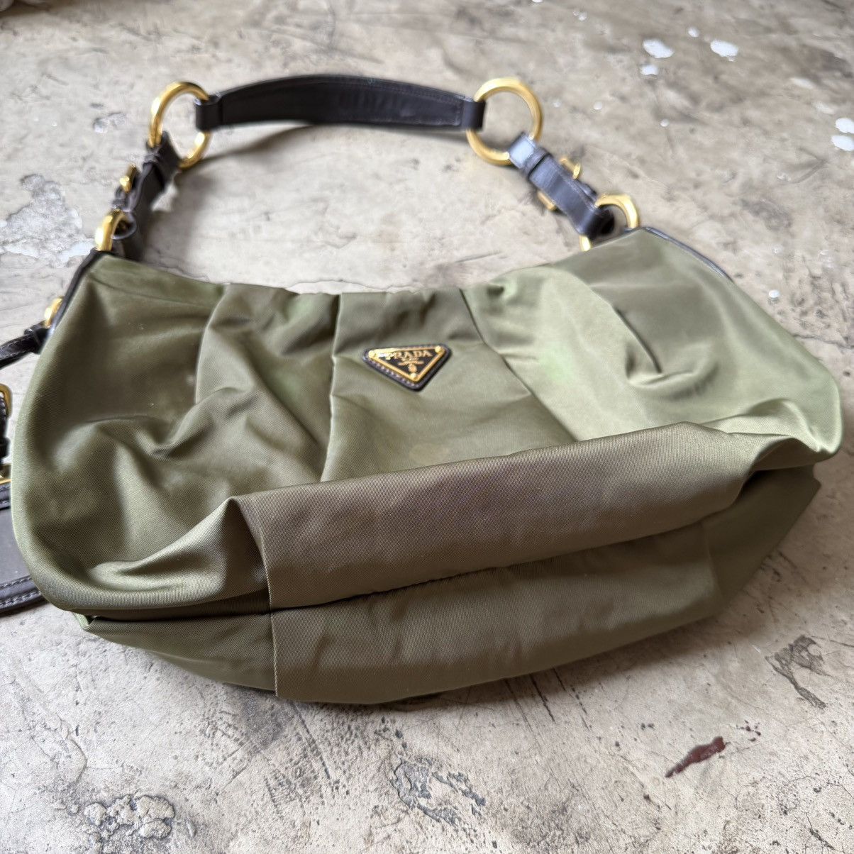 Prada Prada - Tessuto Nylon Vitello Daino Hobo Bag Olive Green Size ONE SIZE - 6 Thumbnail