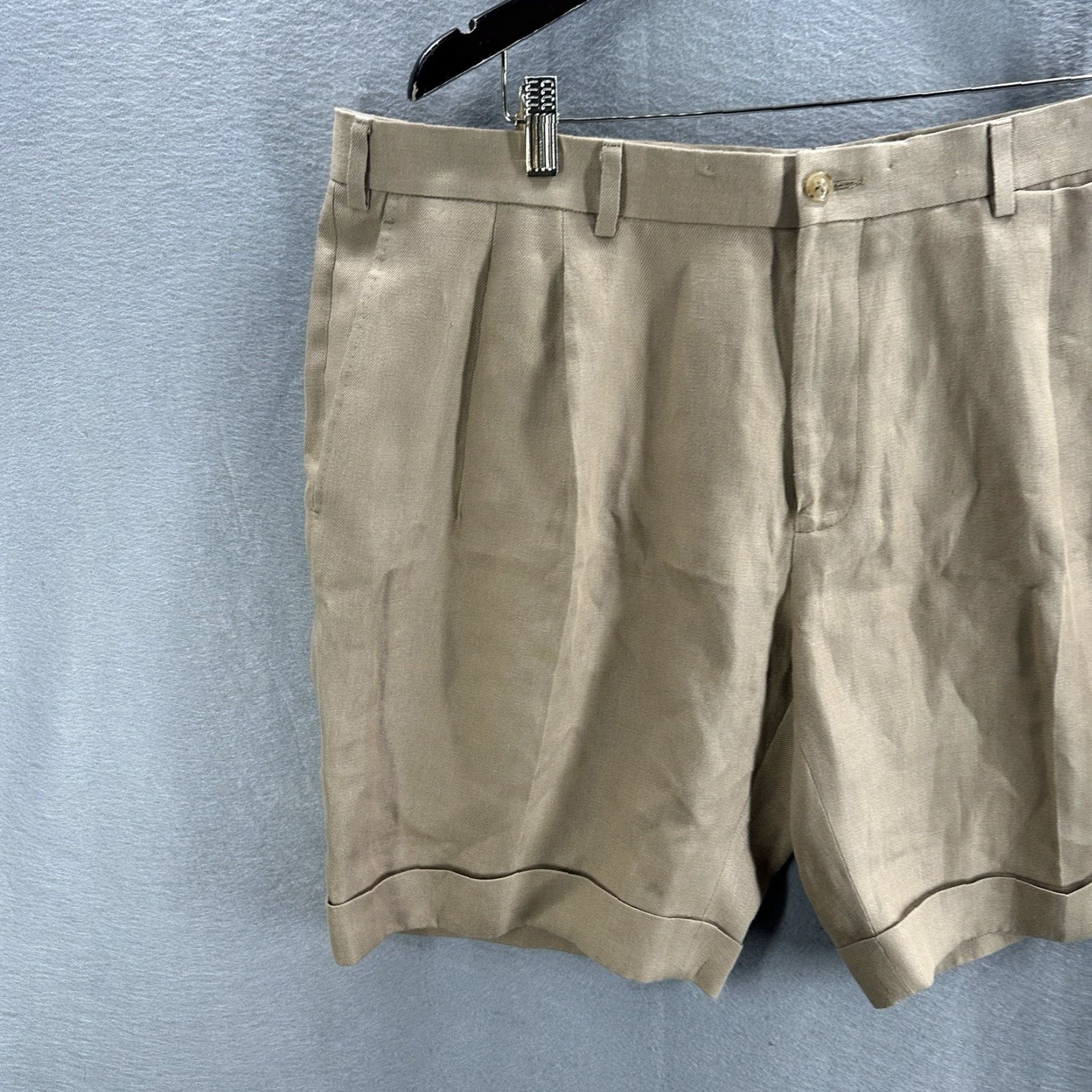 Suitsupply Suitsupply Bosa 100% Linen Pleated Shorts Capritex Leomaster 42 Made in ITALY Beige Linen Short Suitsupply Men 42 Casual Vintage: No Size US 42 / EU 58 - 3 Thumbnail