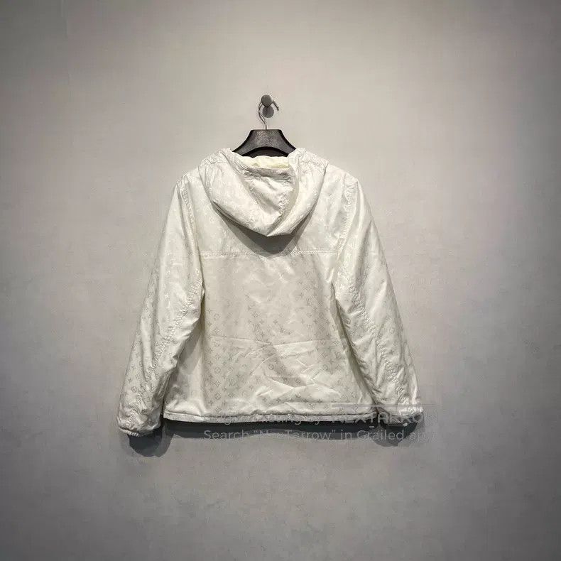 Louis Vuitton Louis Vuitton Full logo hooded reversible jacket Size US M / EU 48-50 / 2 - 4 Thumbnail