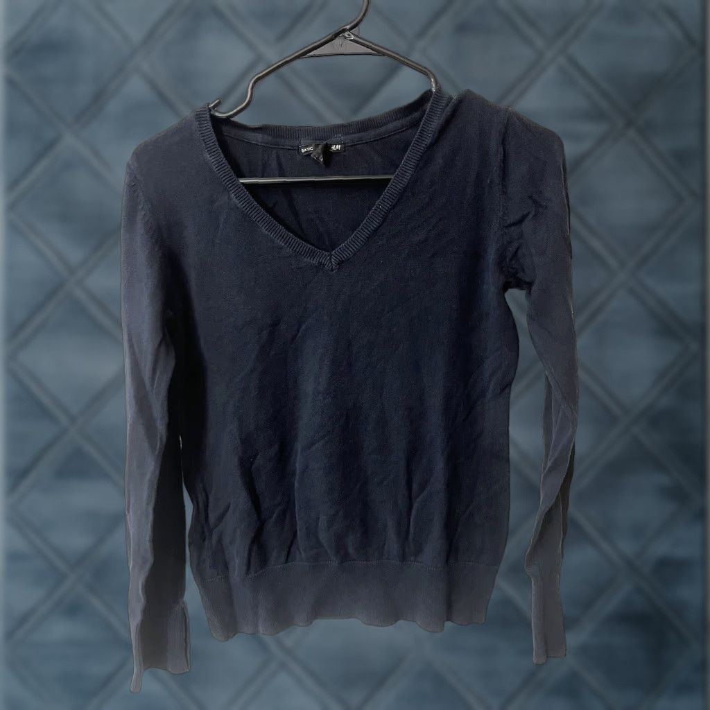 H&M H&M Basic V Neck Pullover Sweater Women's Small Black Long Sleeve Size S / US 4 / IT 40 - 1 Thumbnail