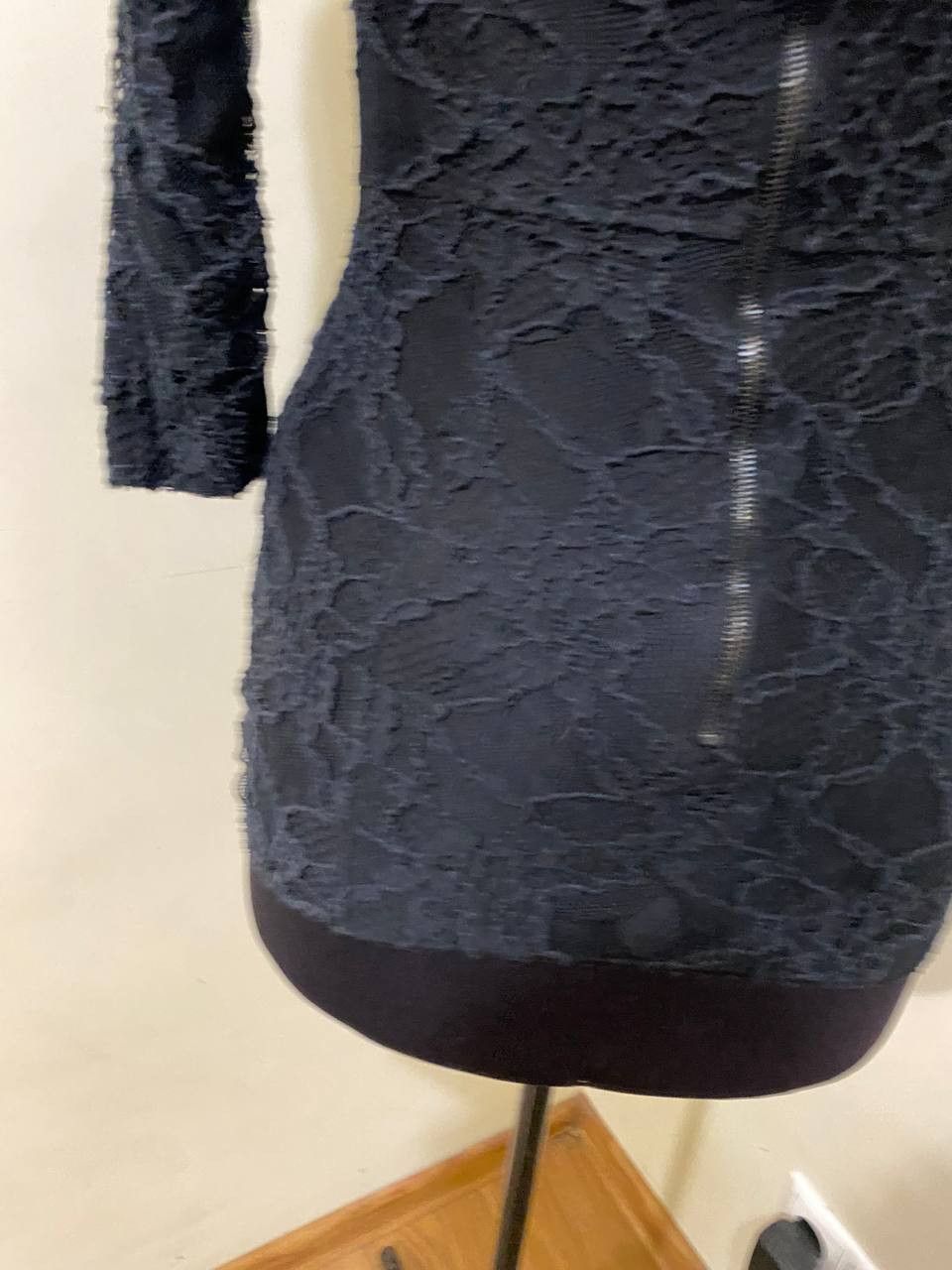 Burberry BURBERRY Sleeveless Knit Stretch Midi Length Fringe Hem Size XS / US 0-2 / IT 36-38 - 8 Thumbnail