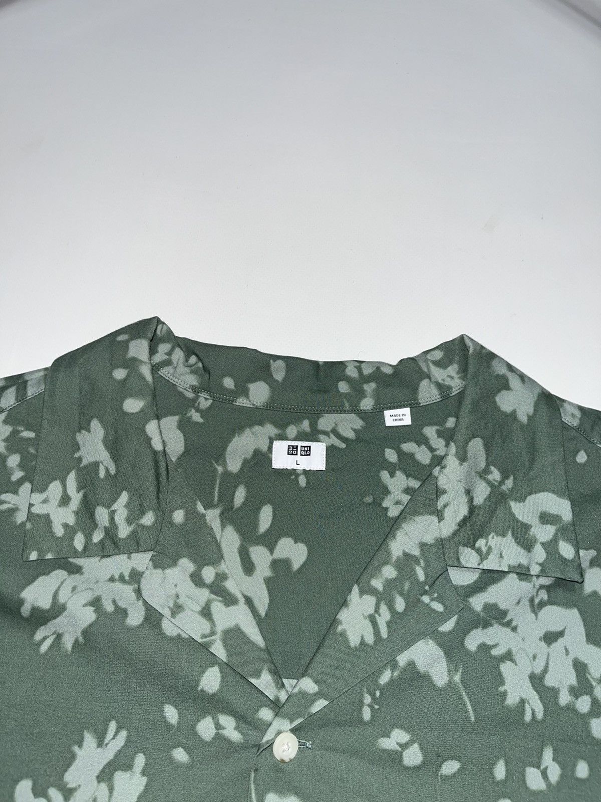 Uniqlo UNIQLO Flowered Hawaiian Shirt Relaxed Fit Size US L / EU 52-54 / 3 - 2 Thumbnail
