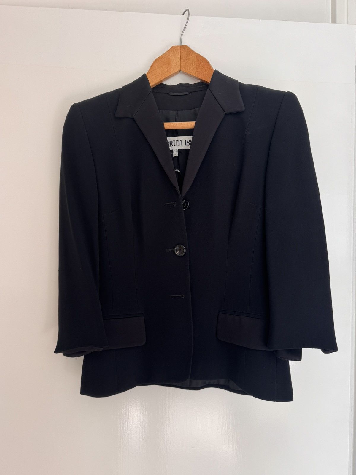 Cerruti 1881 Vintage Cerrutti 1881 Blazer Satin Detail Minimalist Size M / US 6-8 / IT 42-44 - 3 Thumbnail