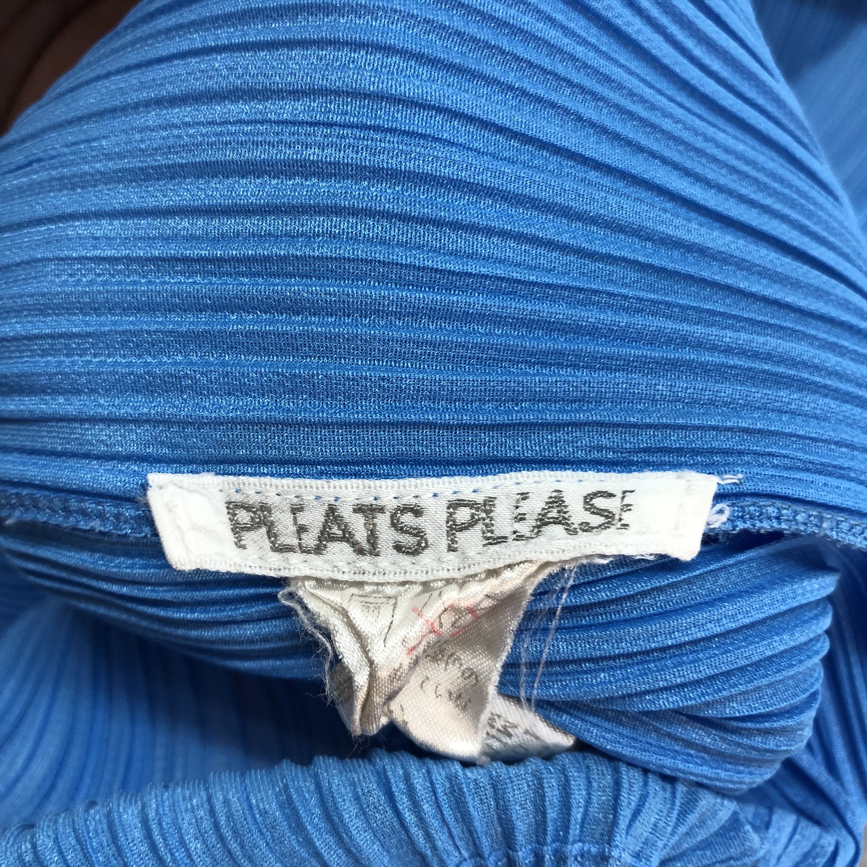 Issey Miyake ISSEY MIYAKE PLEATS PLEASE BLUE SLEEVELESS TOPS #6010-218 Size S / US 4 / IT 40 - 4 Thumbnail