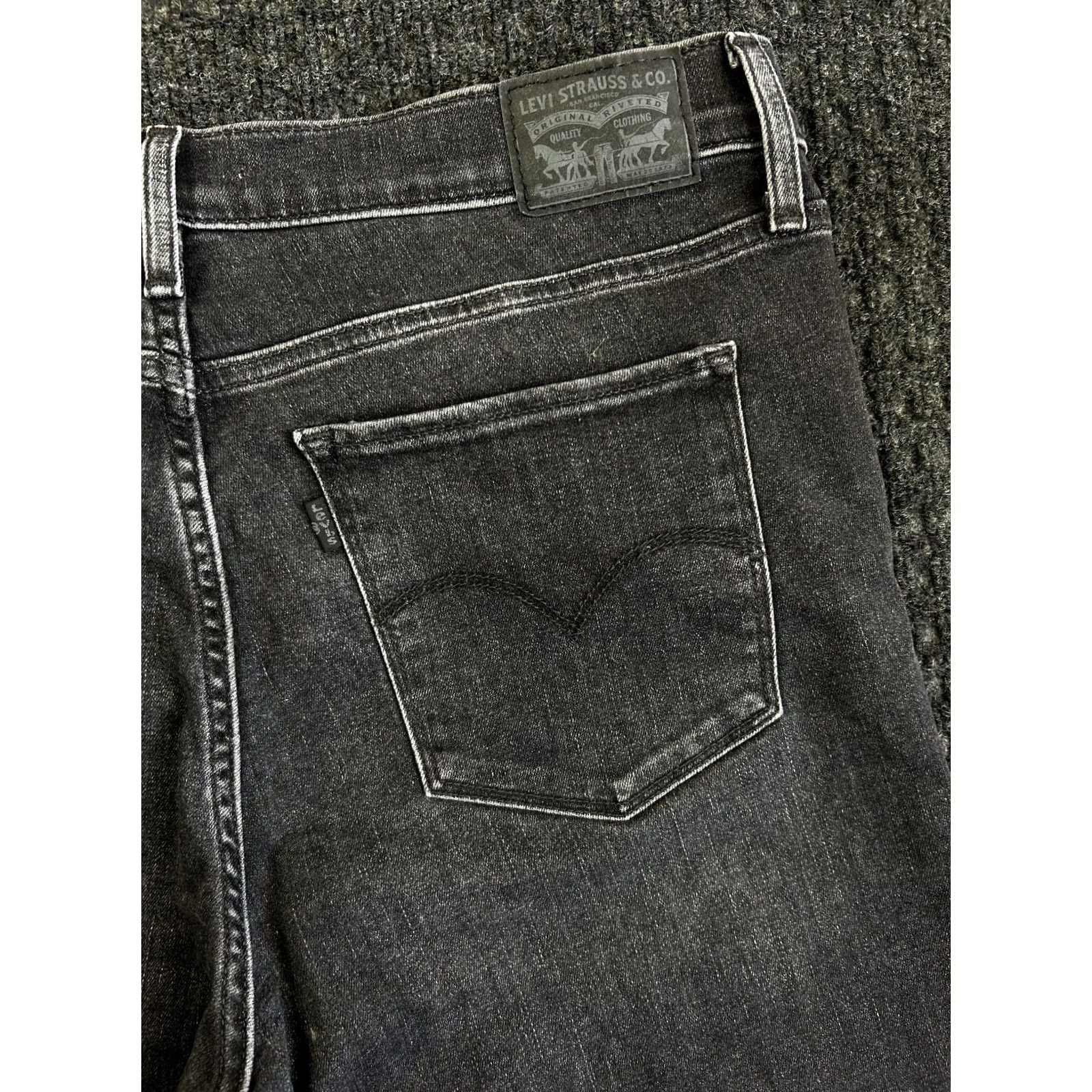 Levi's VINTAGE Levi’s Women’s 311 Shaping Skinny Jeans 32 x 30 Faded Black Denim Mid Rise Size 24" / US 00 / IT 34 - 4 Thumbnail